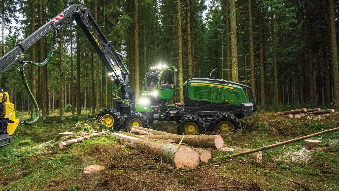 1270G Wheeled Harvester