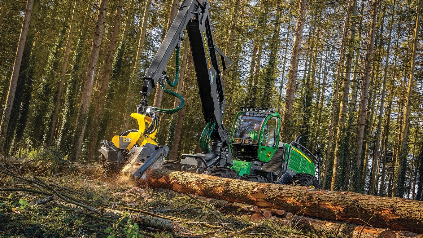 1470G Wheeled Harvester