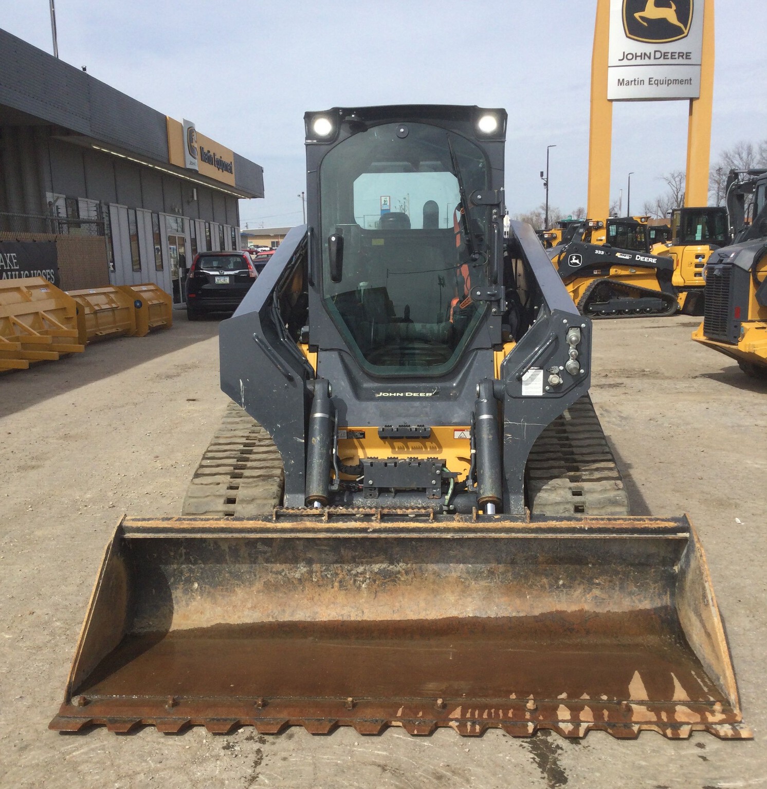 2023 John Deere 333G Image 8