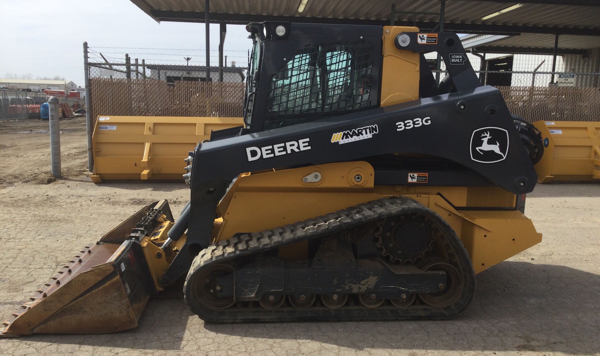 2023 John Deere 333G Image 2