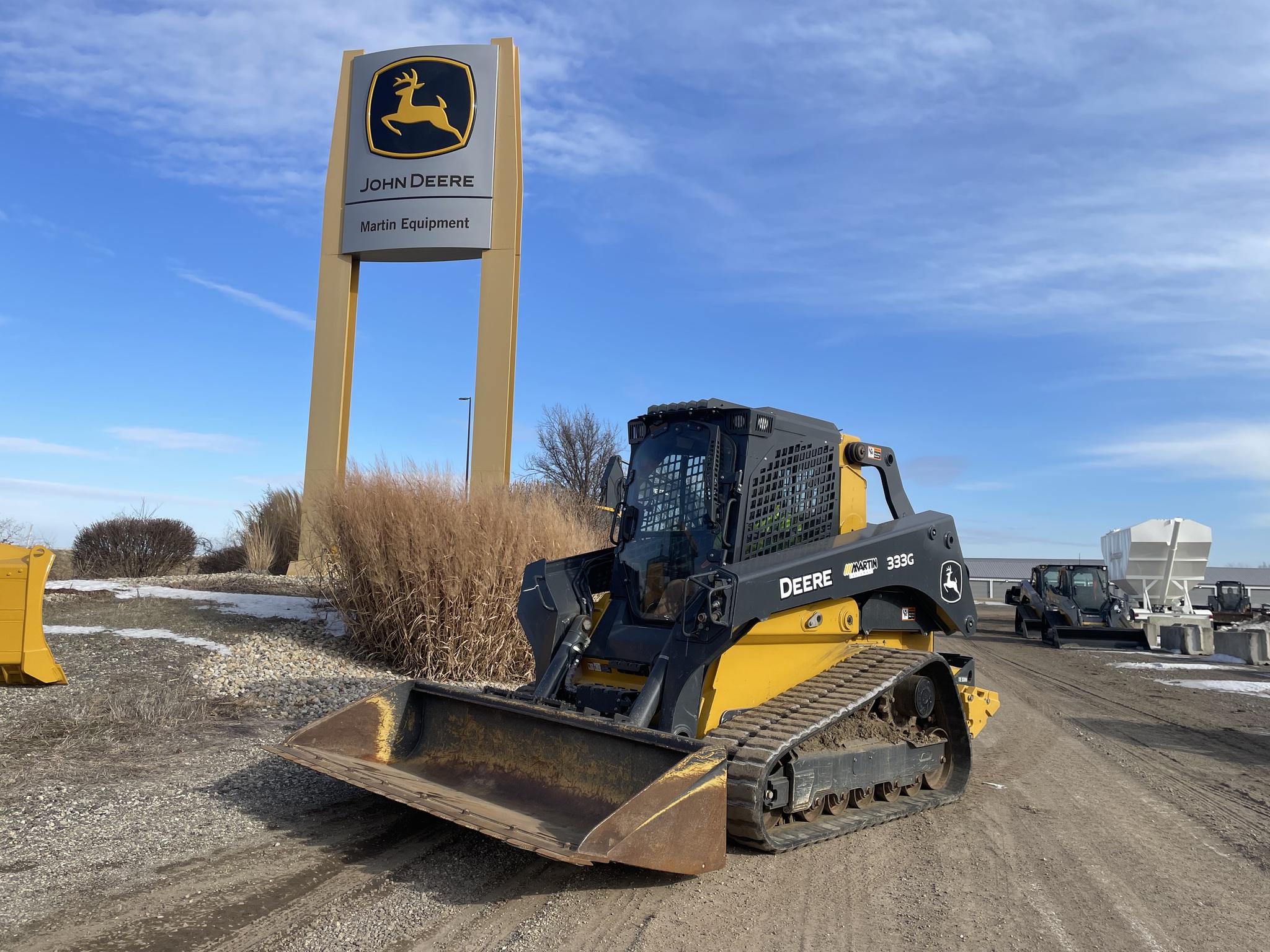 2022 John Deere 333G Image 3
