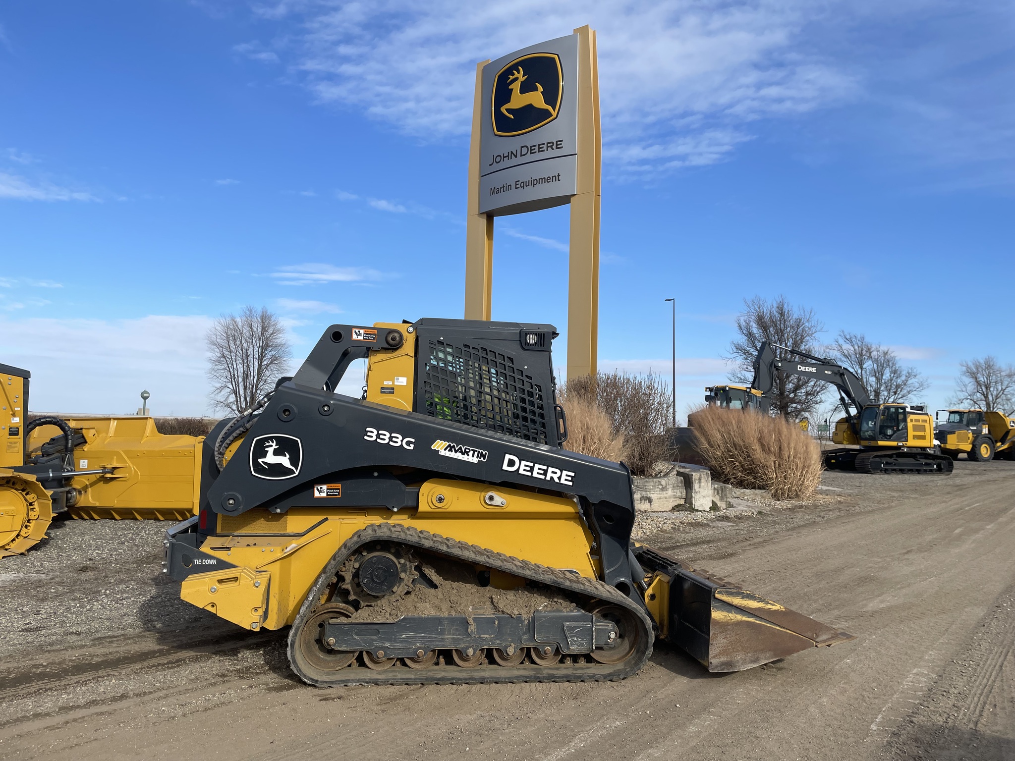 2022 John Deere 333G Image 2