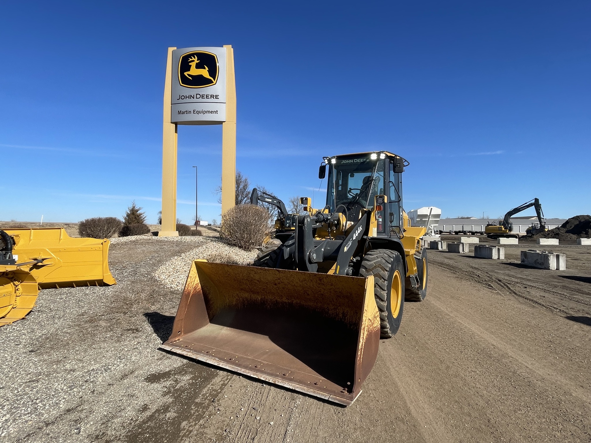 2019 John Deere 444K Image 4
