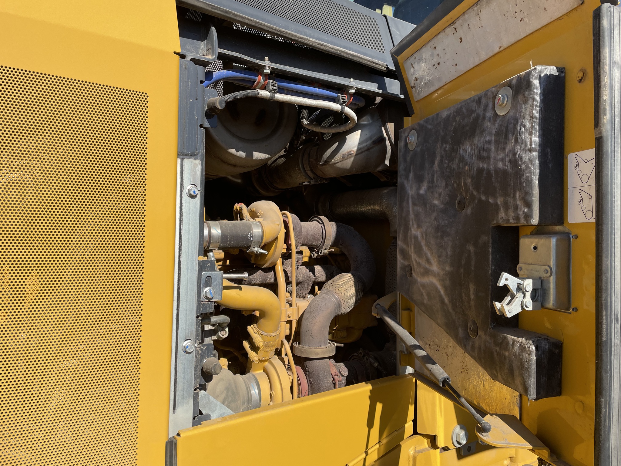 2019 John Deere 444K Image 9