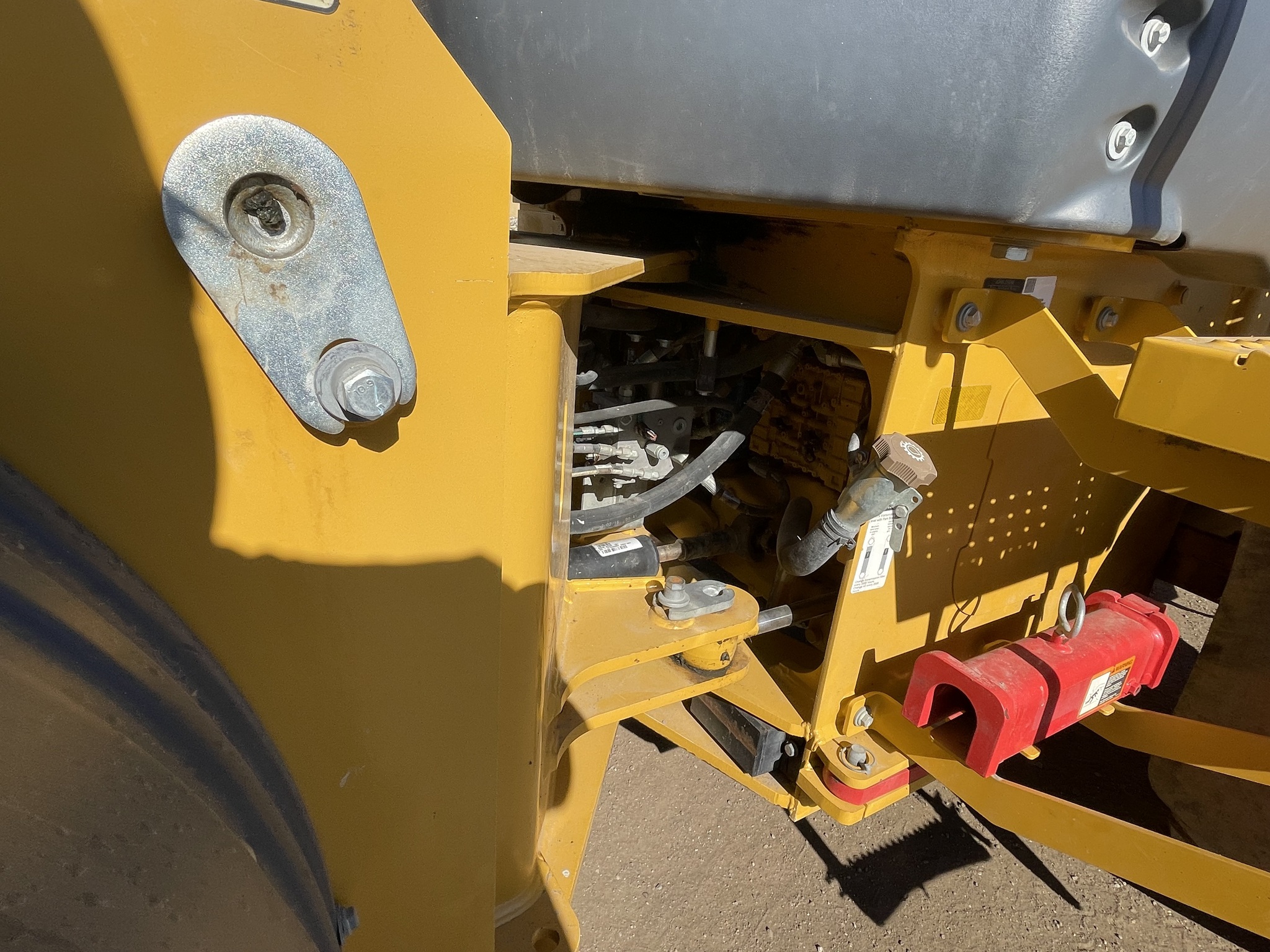 2019 John Deere 444K Image 11