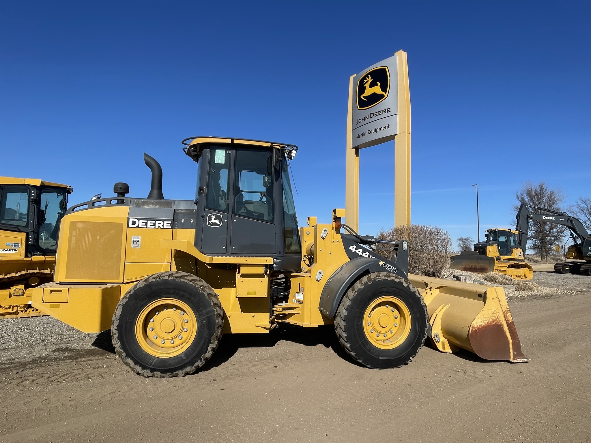 2019 John Deere 444K Image 2