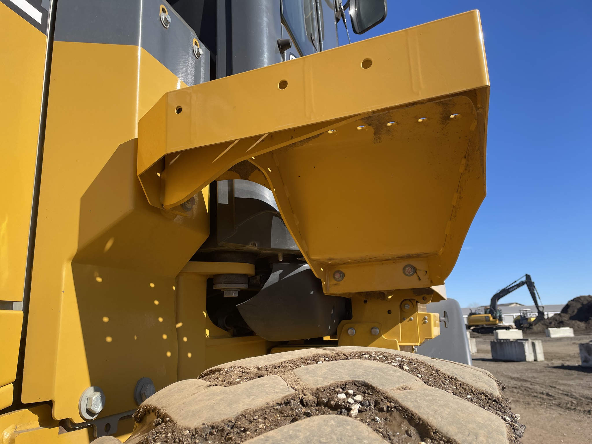 2019 John Deere 444K Image 14