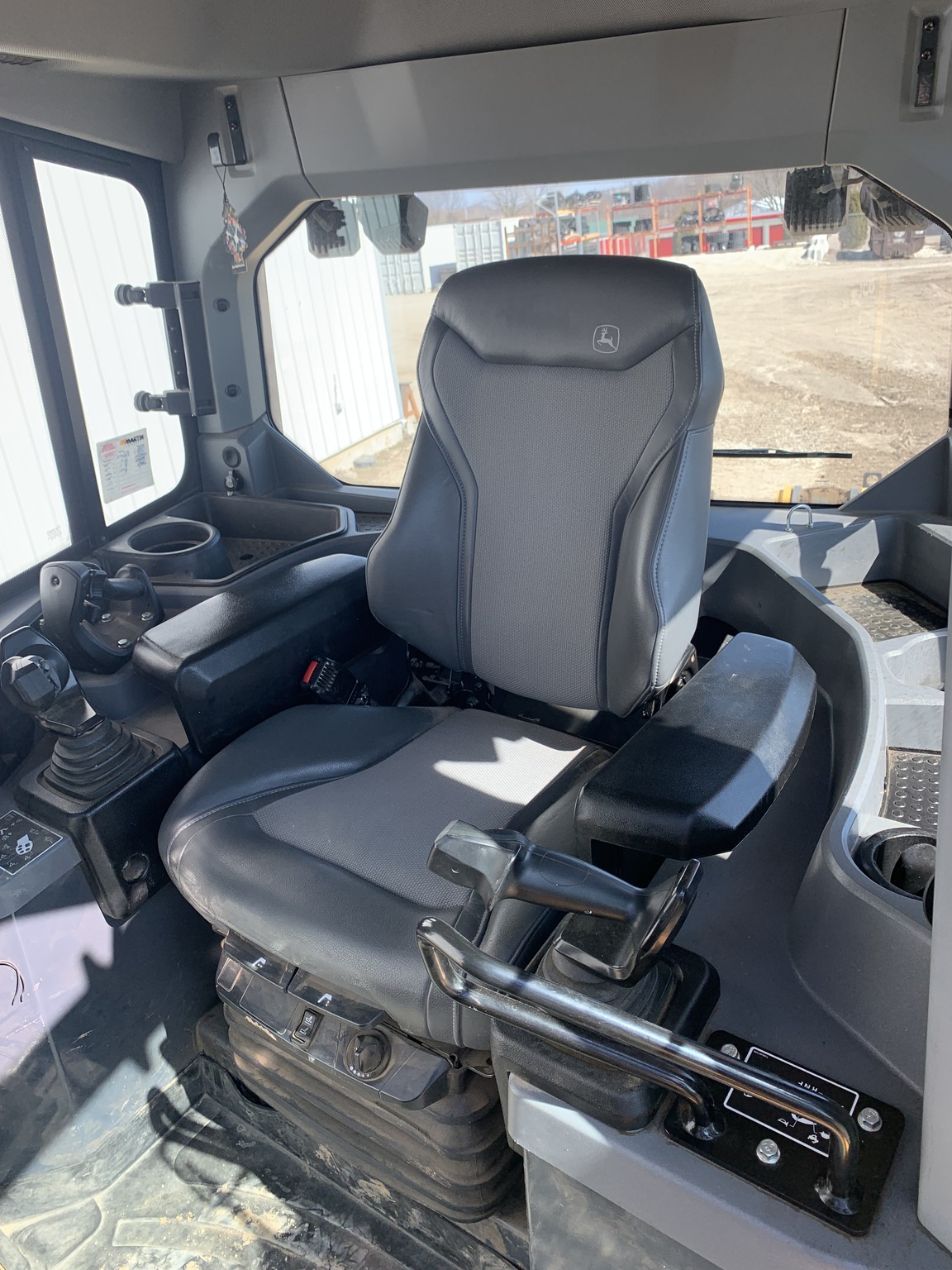 2022 John Deere 850L Image 8