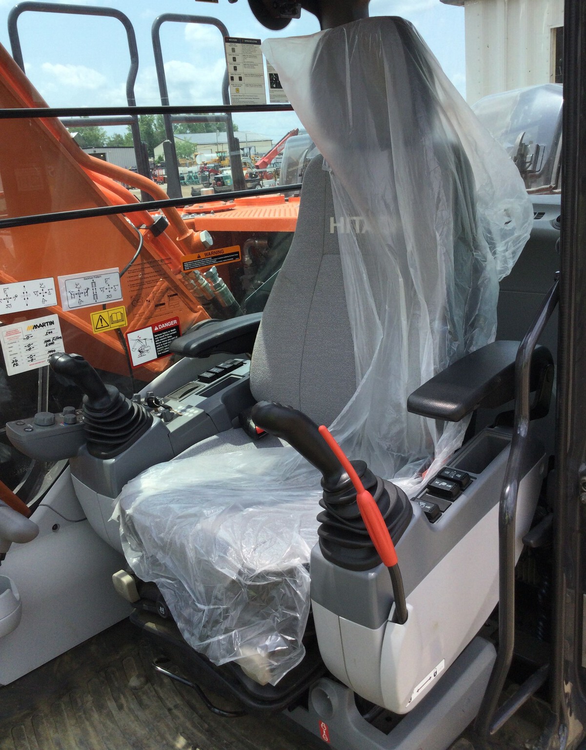 2021 Hitachi ZX210LC-6 Image 8