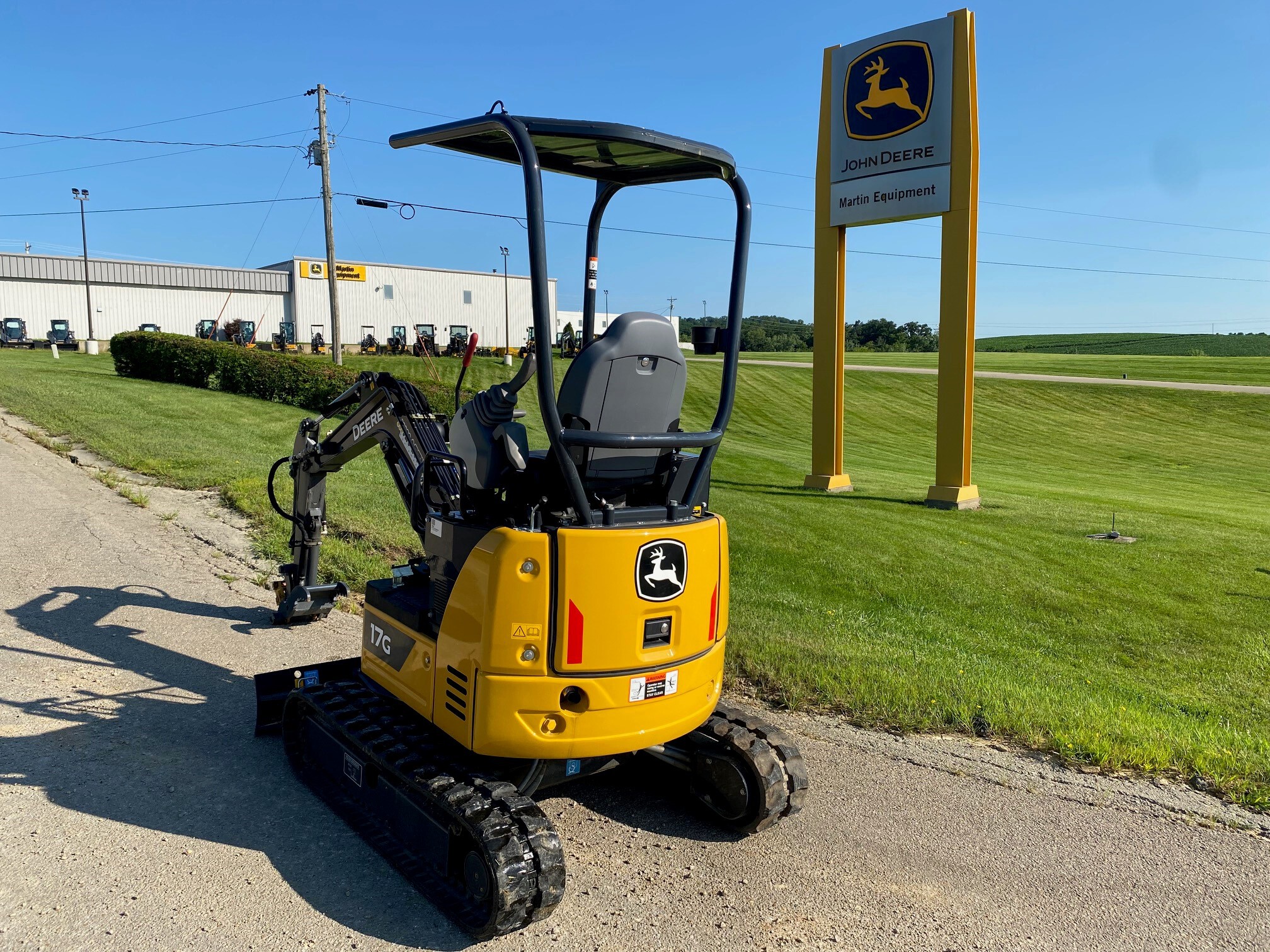 2023 John Deere 17G Image 4