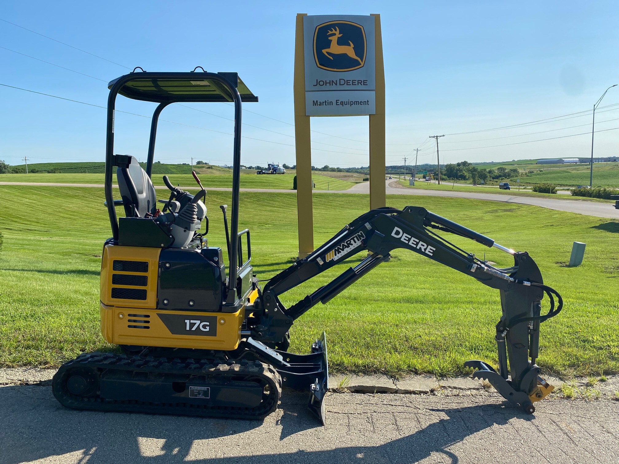 2023 John Deere 17G Image 1