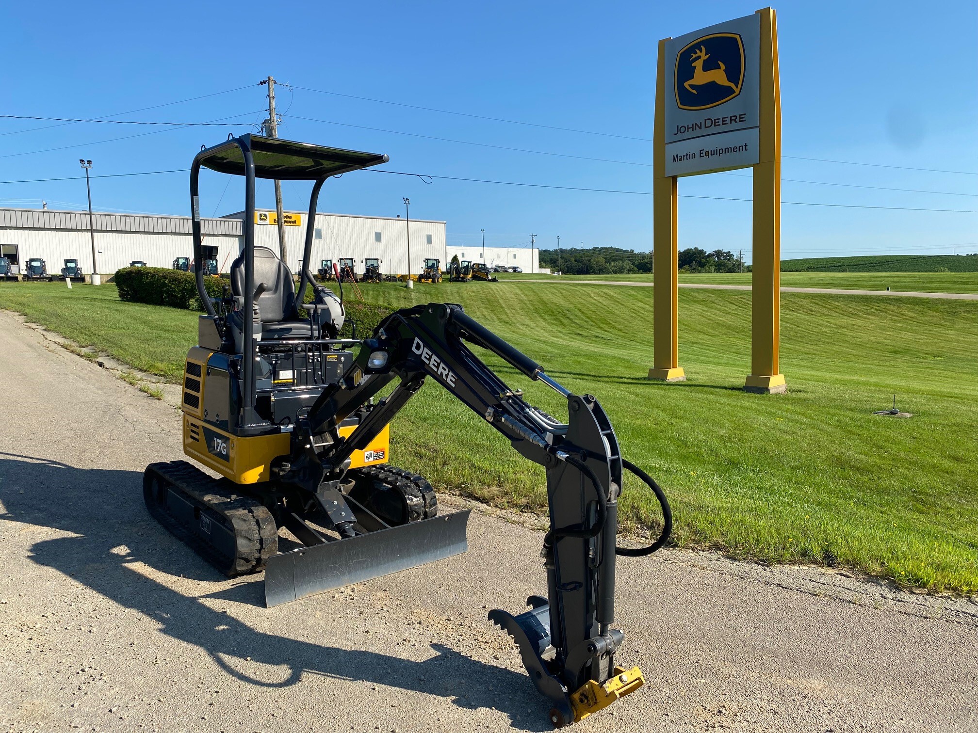 2023 John Deere 17G Image 2