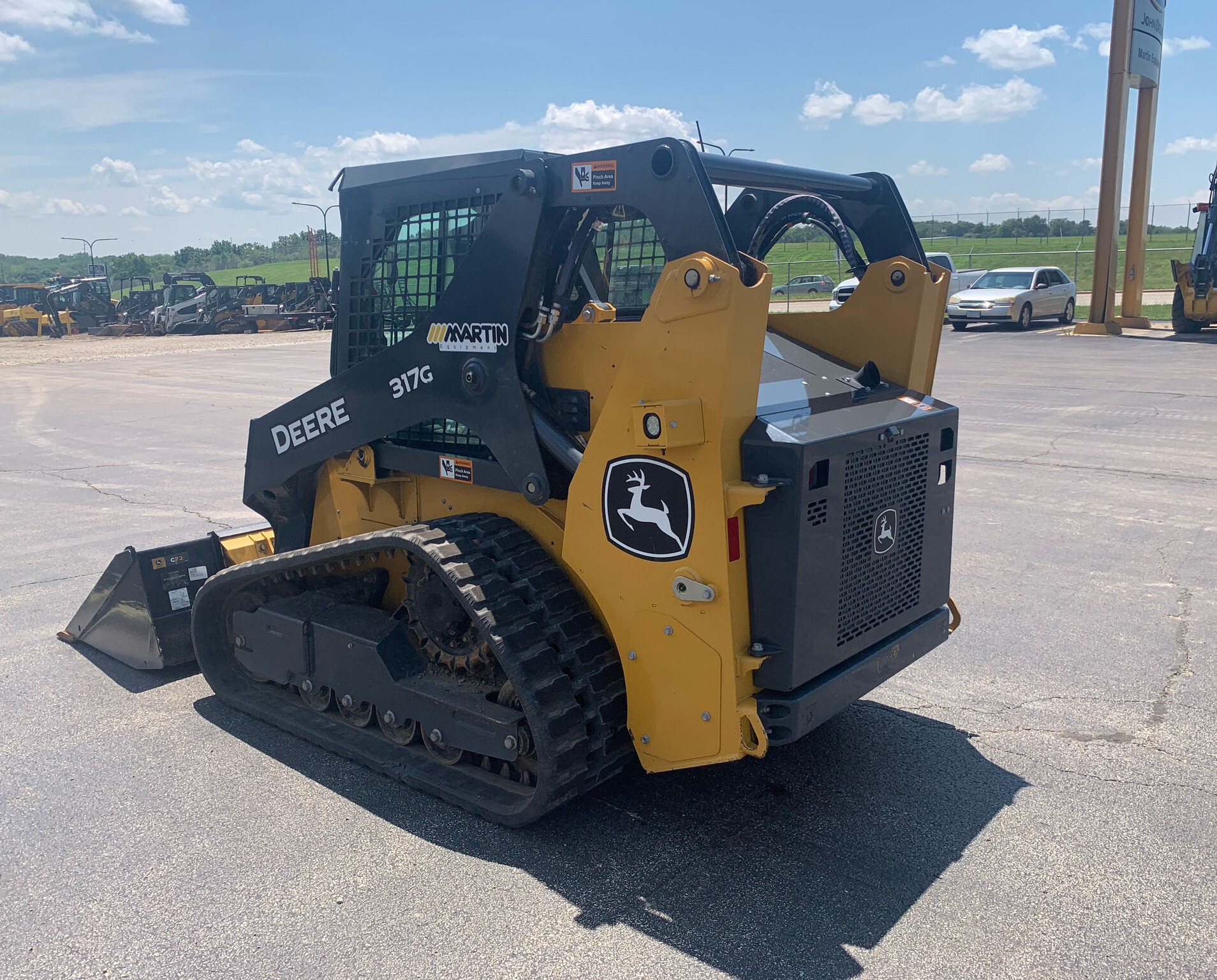 2023 John Deere 317G Image 4