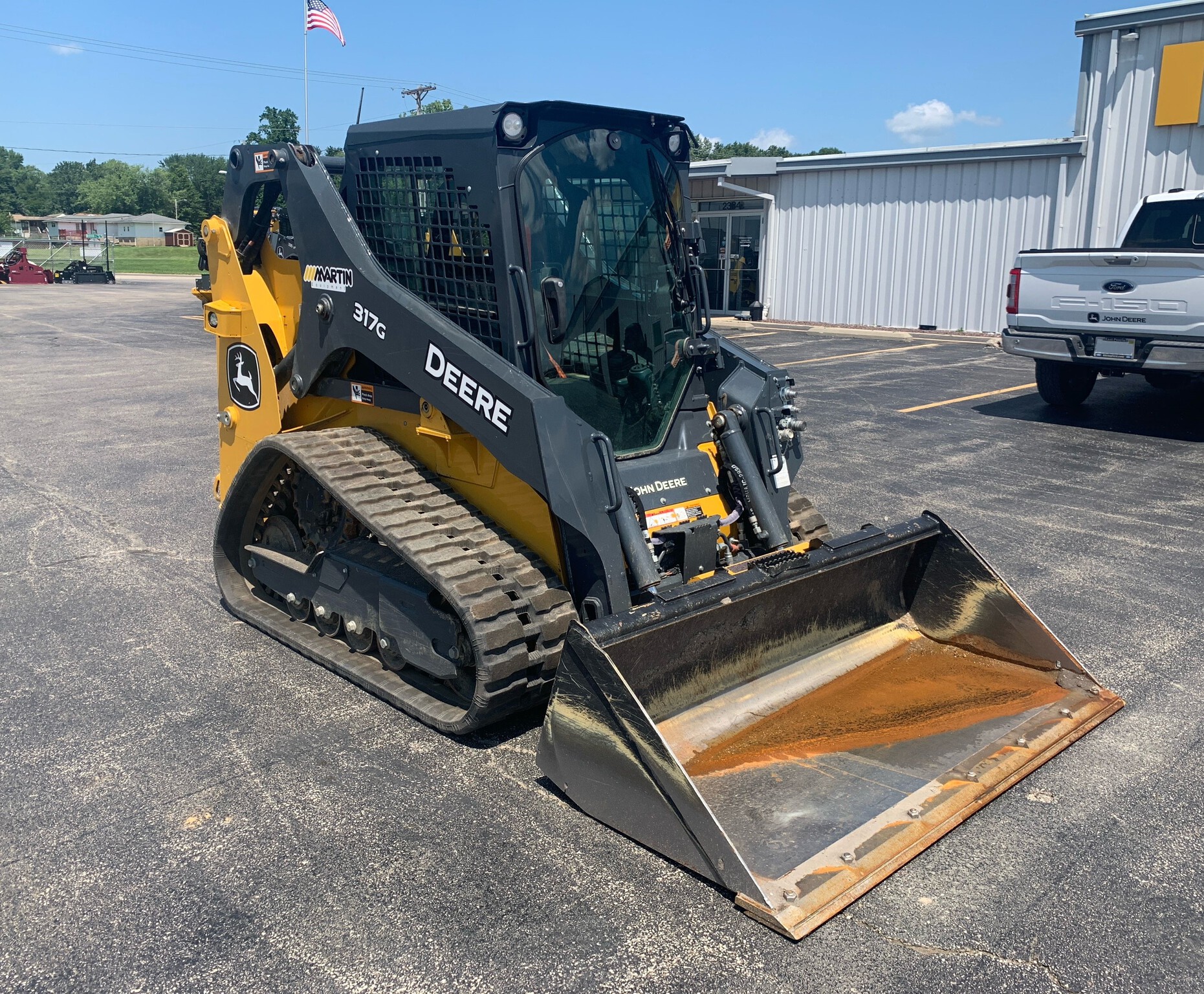 2023 John Deere 317G Image 8