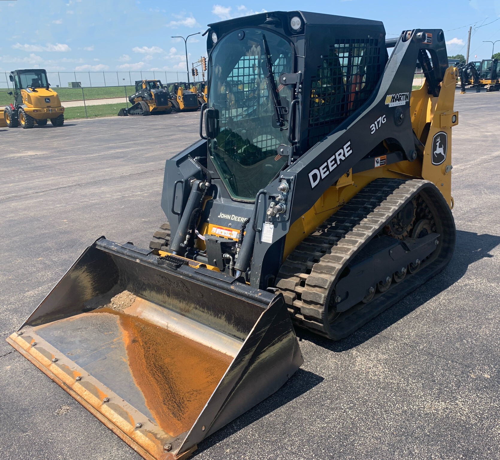 2023 John Deere 317G Image 6