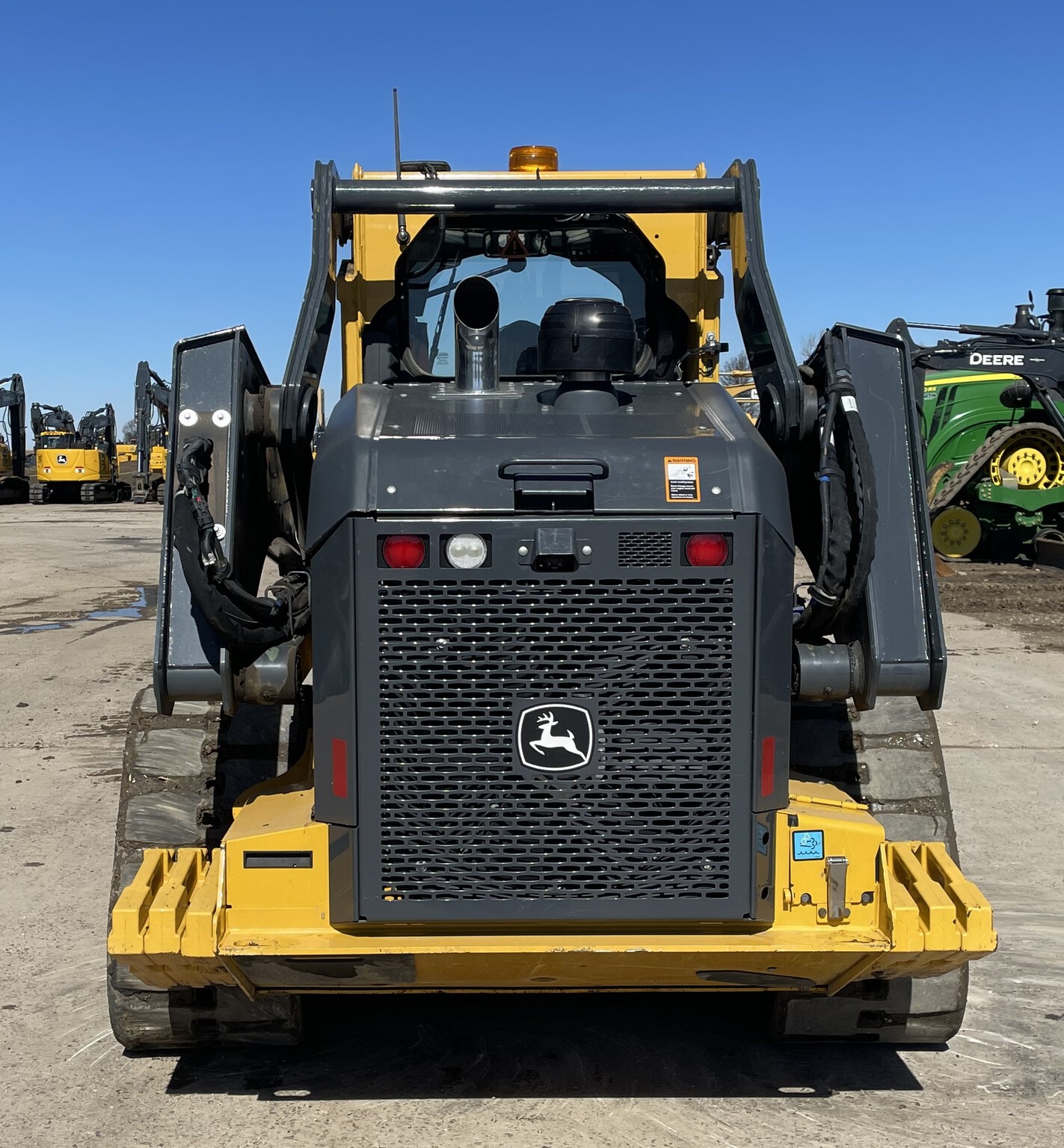 2023 John Deere 333G Image 7