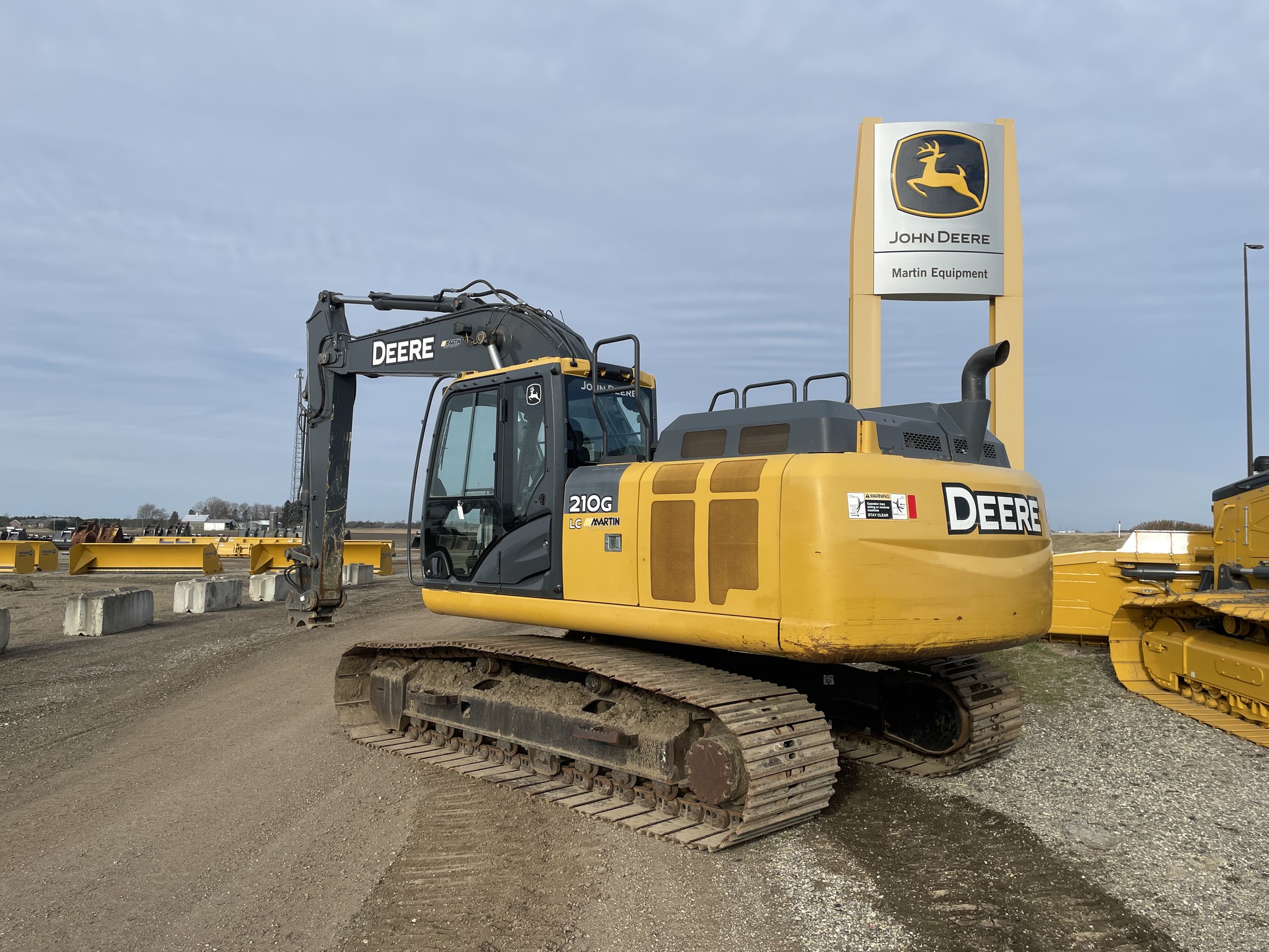 2015 John Deere 210G LC Image 6