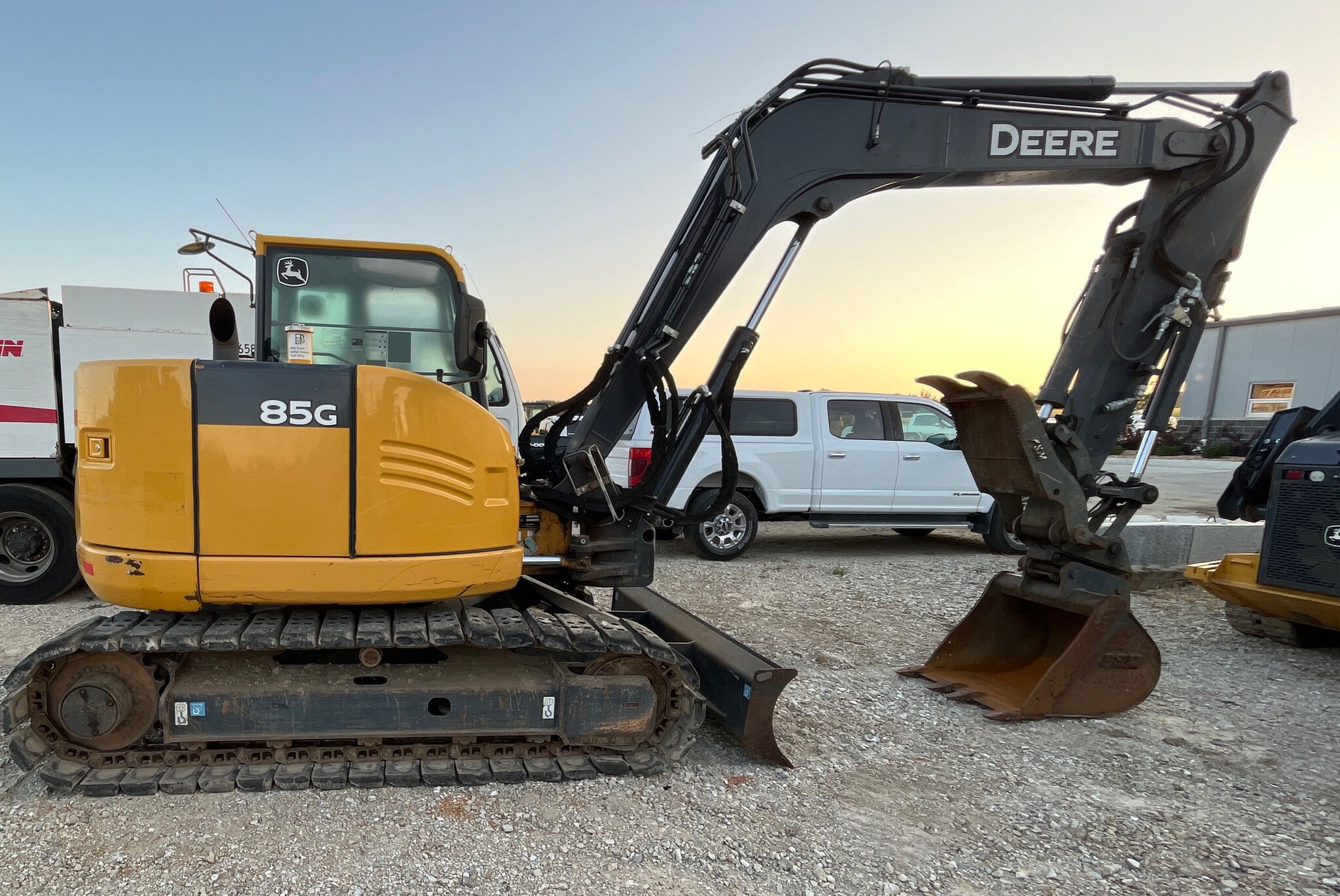 2019 John Deere 85G Image 2