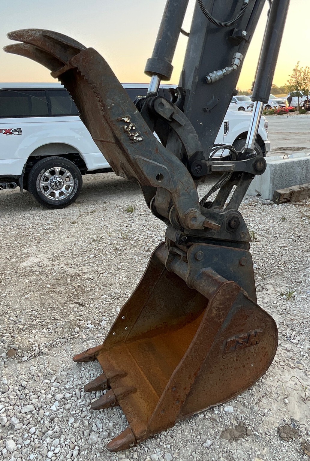 2019 John Deere 85G Image 6