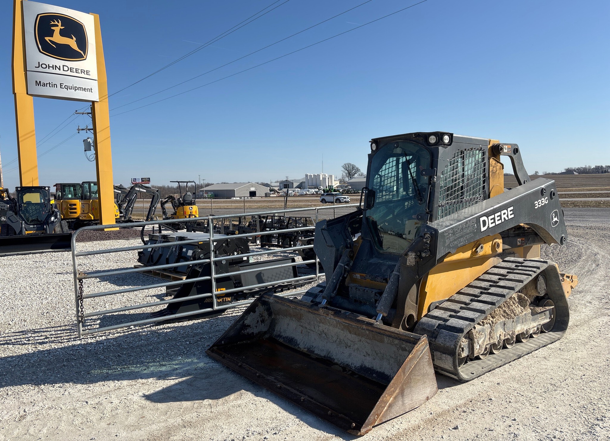 2019 John Deere 333G Image 3