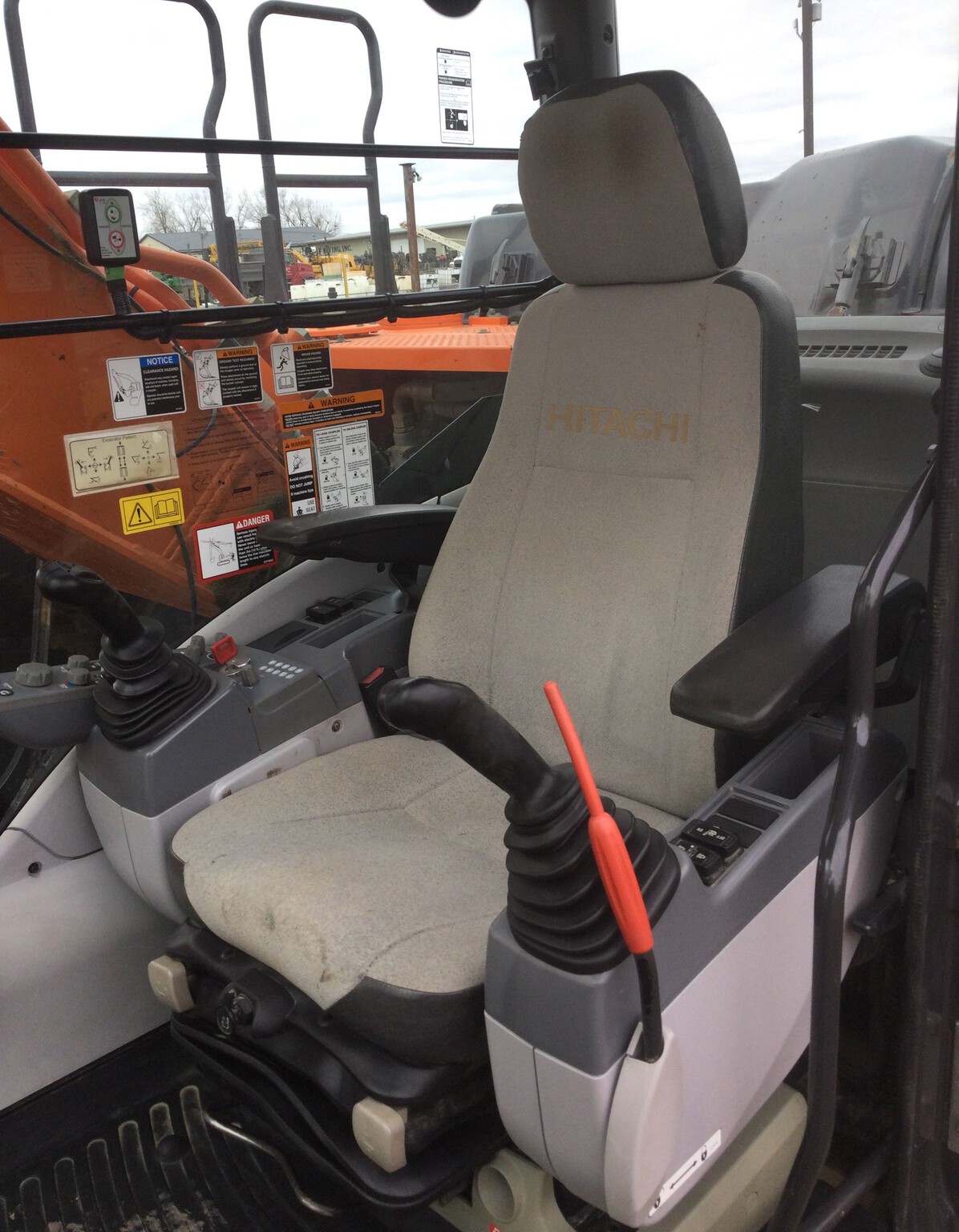 2017 Hitachi ZX210-6 Image 9