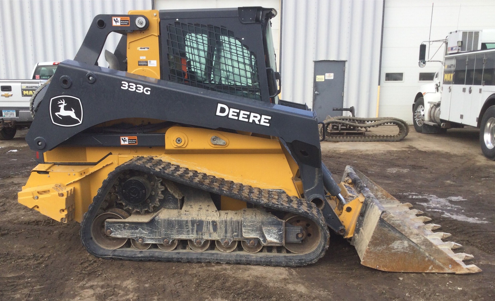 2022 John Deere 333G Image 1