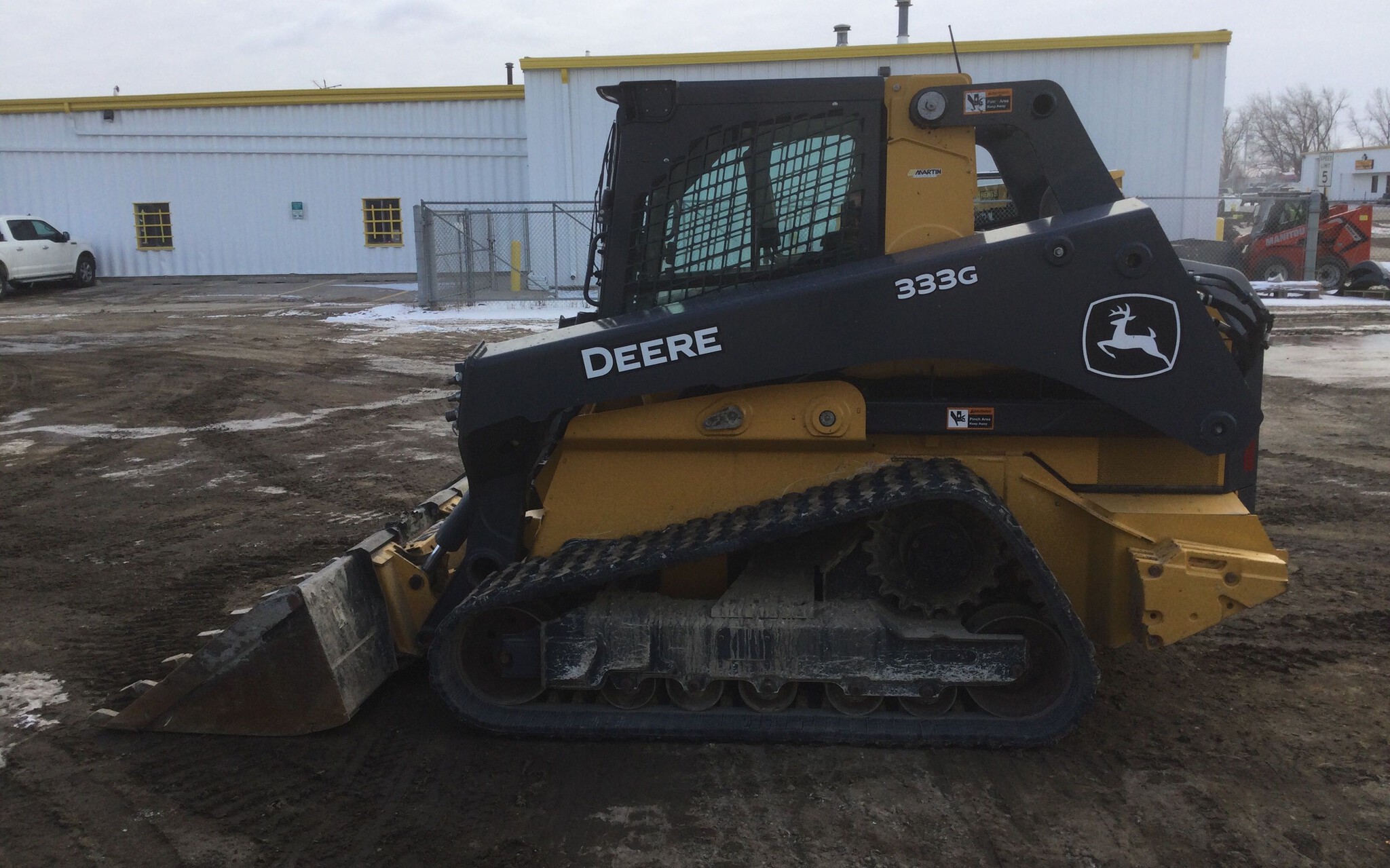 2022 John Deere 333G Image 3