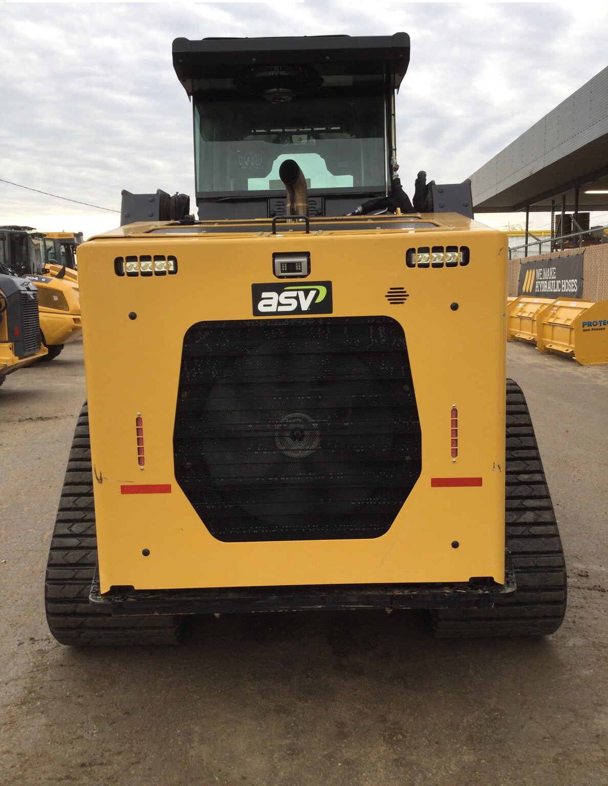 2023 ASV RT75 Image 8
