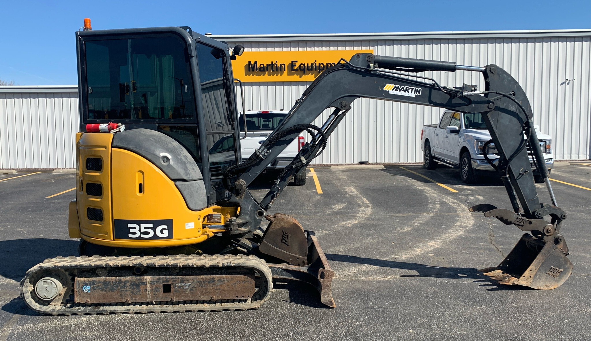 2013 John Deere 35G Image 2