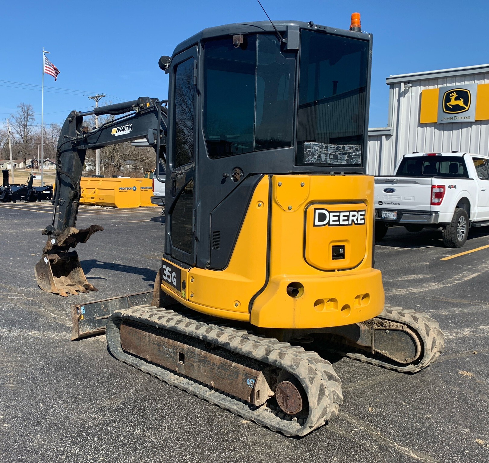 2013 John Deere 35G Image 3