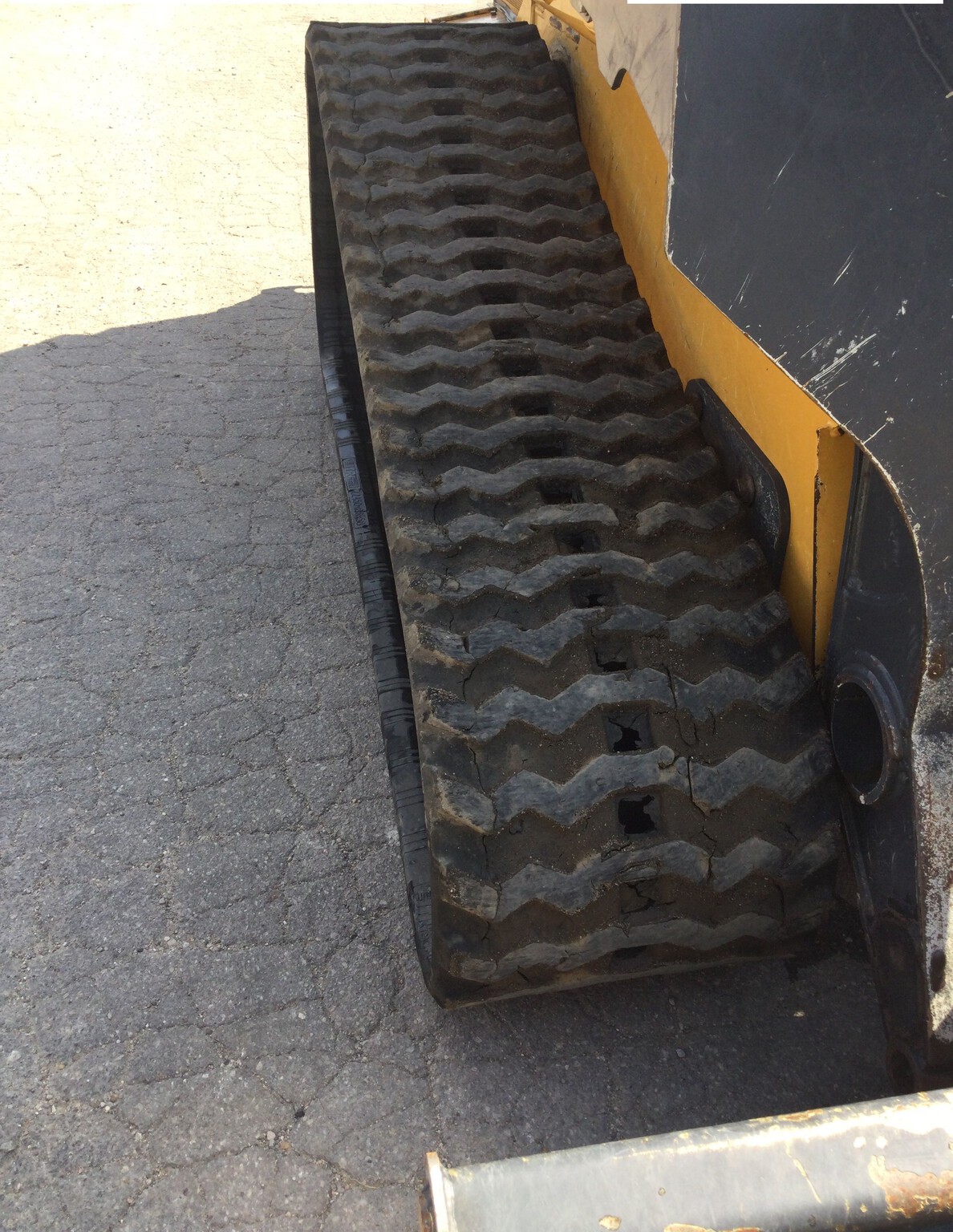 2020 John Deere 333G Image 10