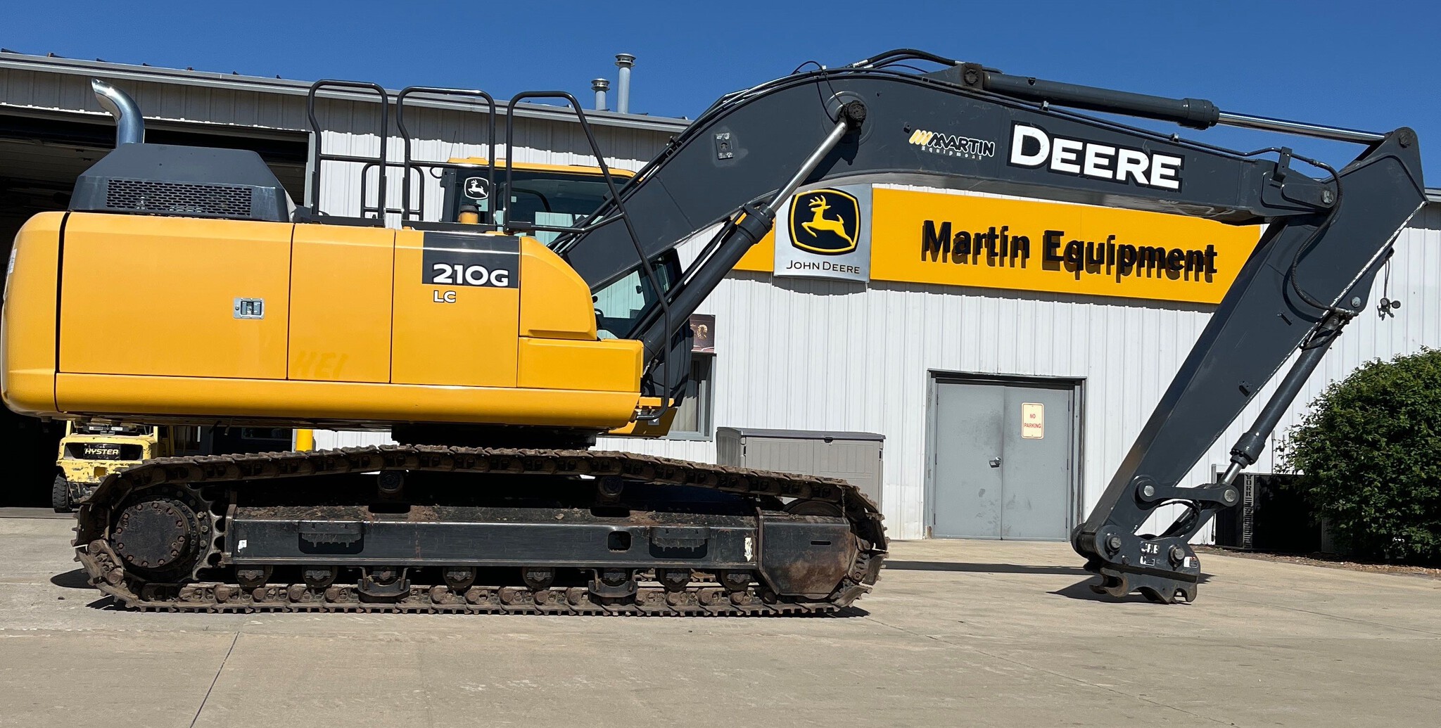 2020 John Deere 210G LC Image 1