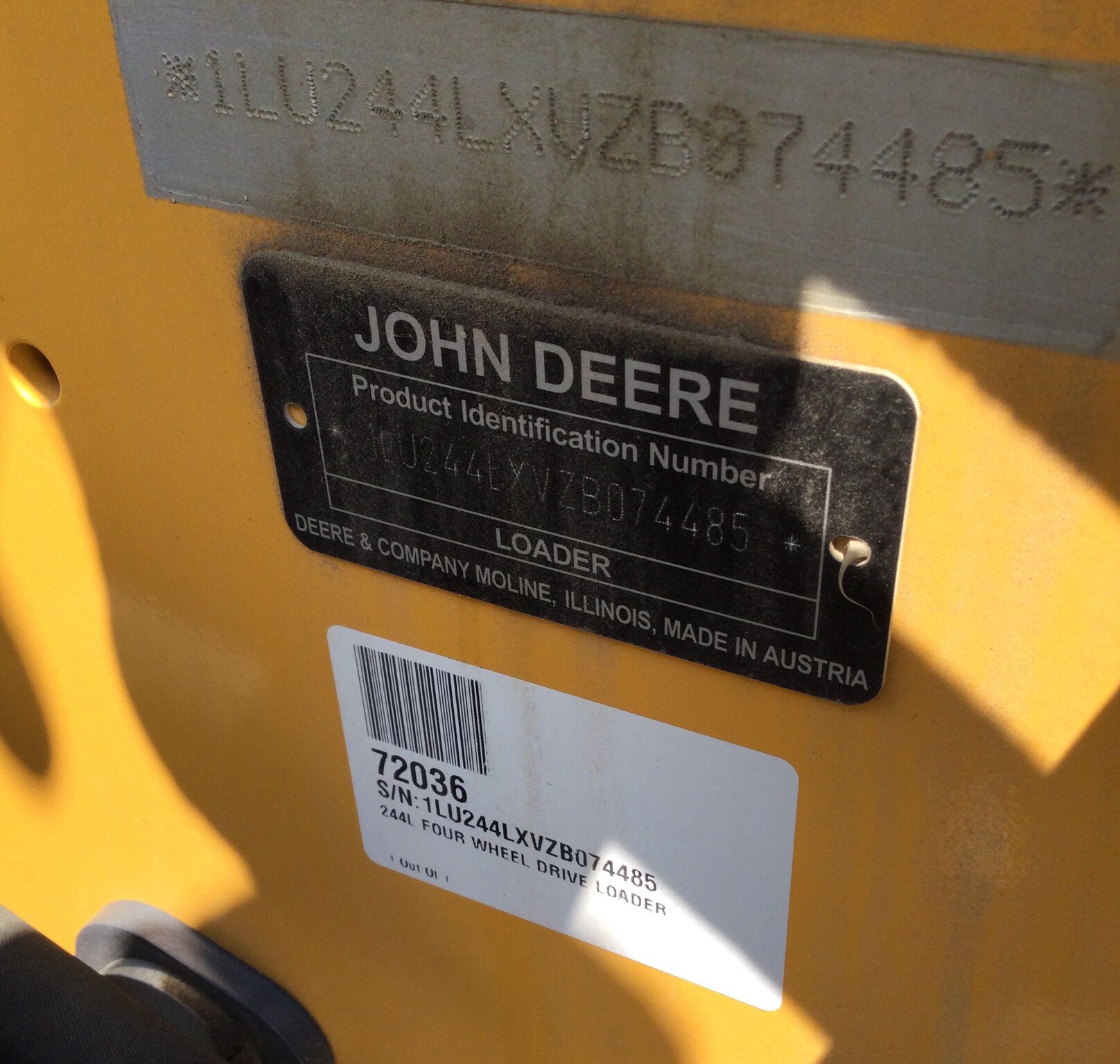 2023 John Deere 244L Image 11