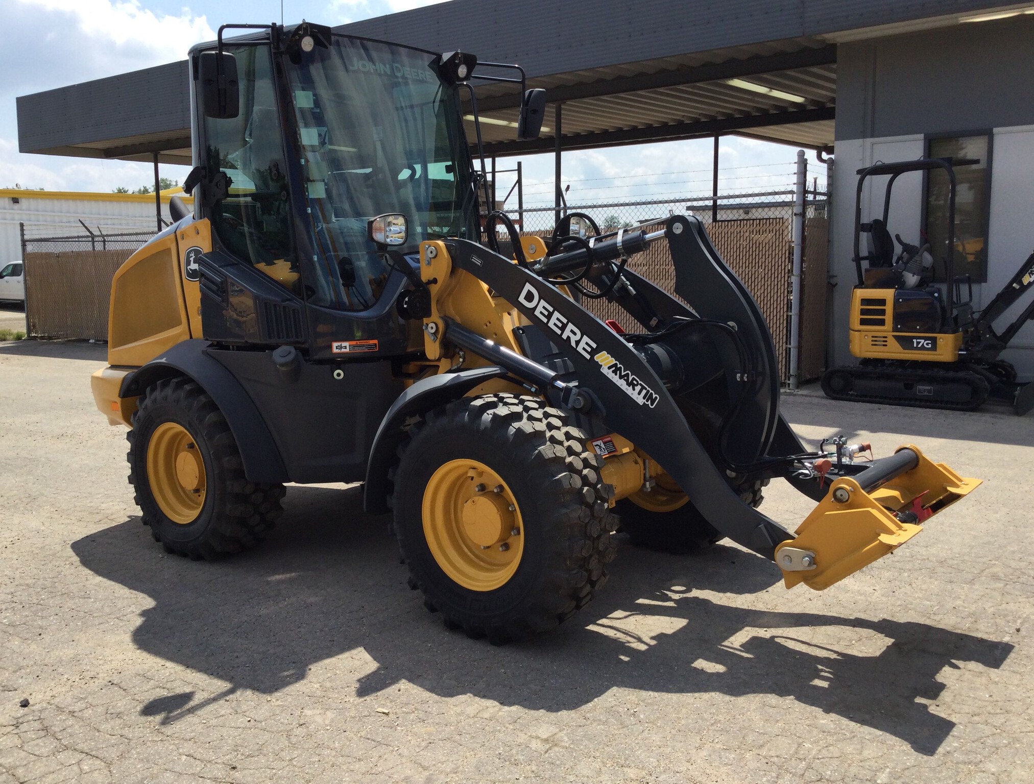 2023 John Deere 244L Image 2
