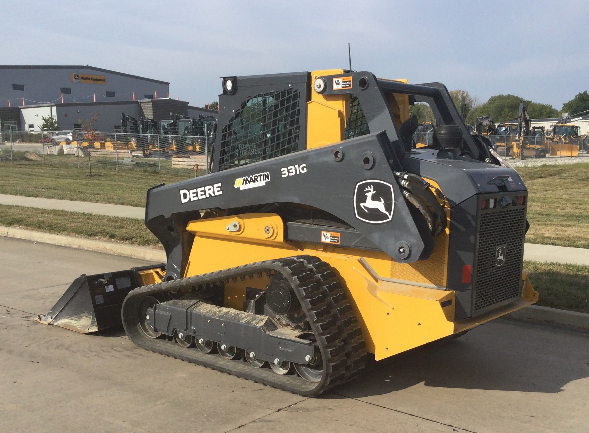 2021 John Deere 331G Image 3