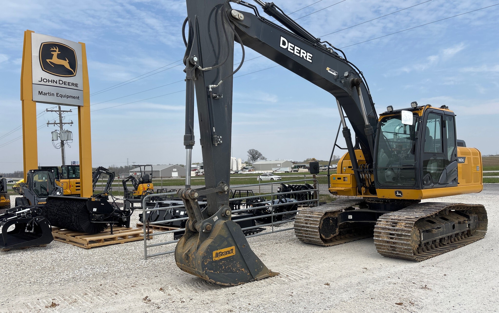 2022 John Deere 160G LC Image 1