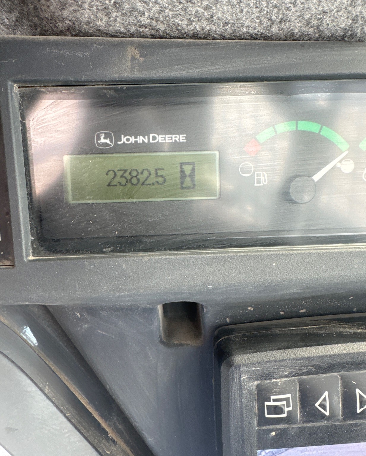 2019 John Deere 333G Image 9