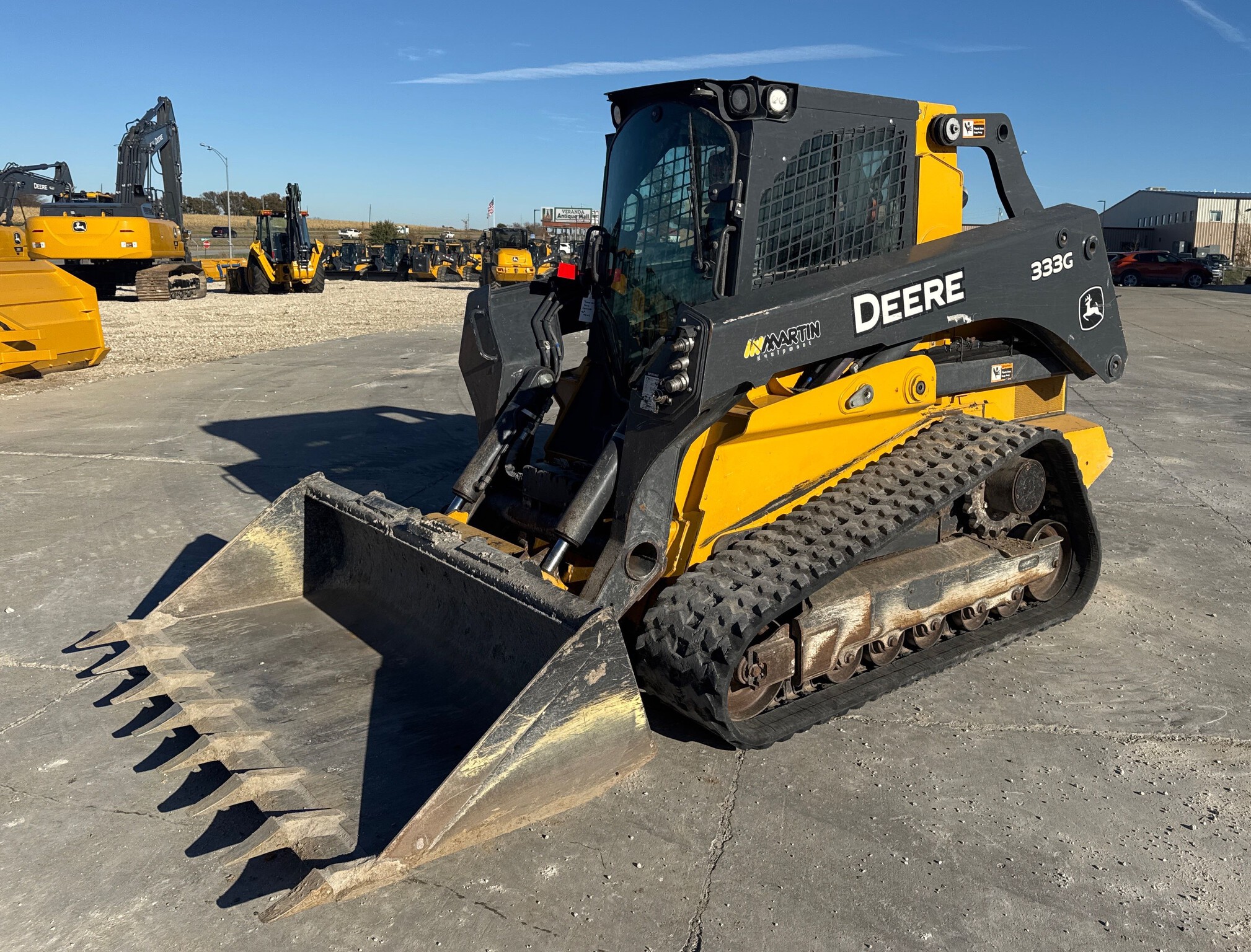 2019 John Deere 333G Image 5
