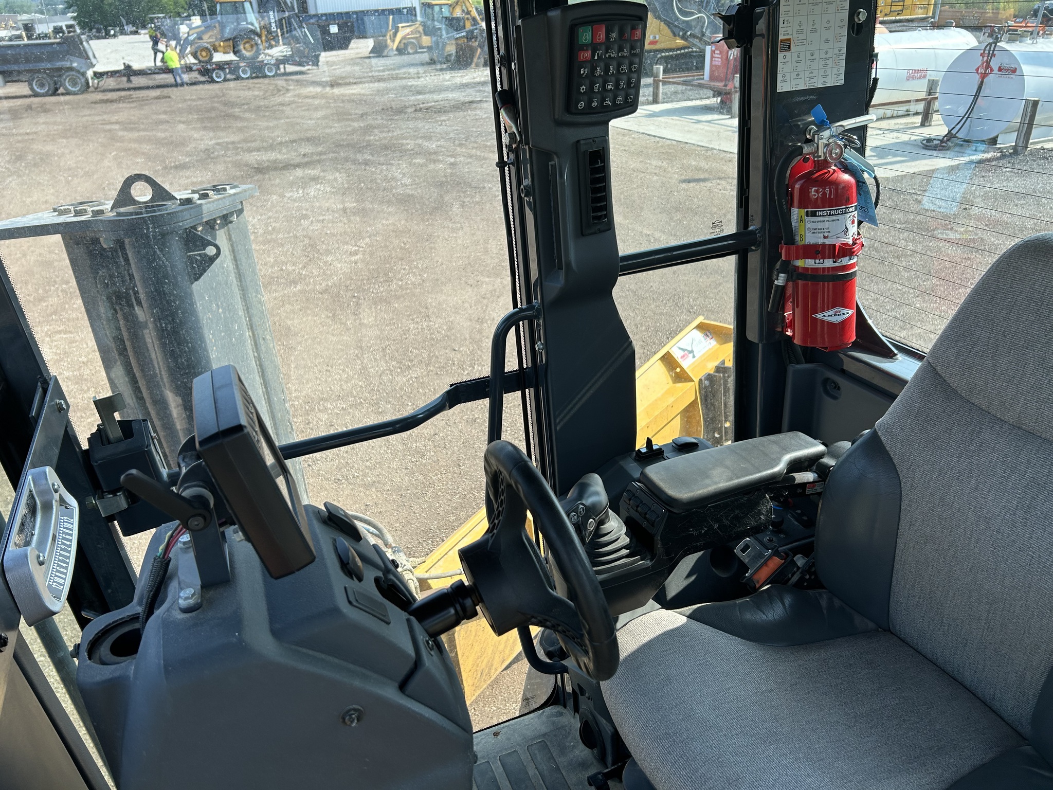 2017 John Deere 770G Image 11