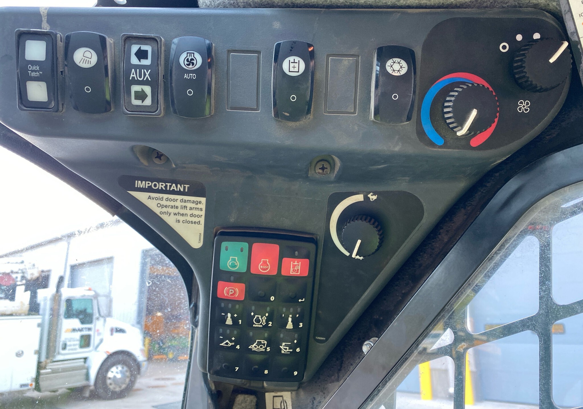 2021 John Deere 333G Image 14