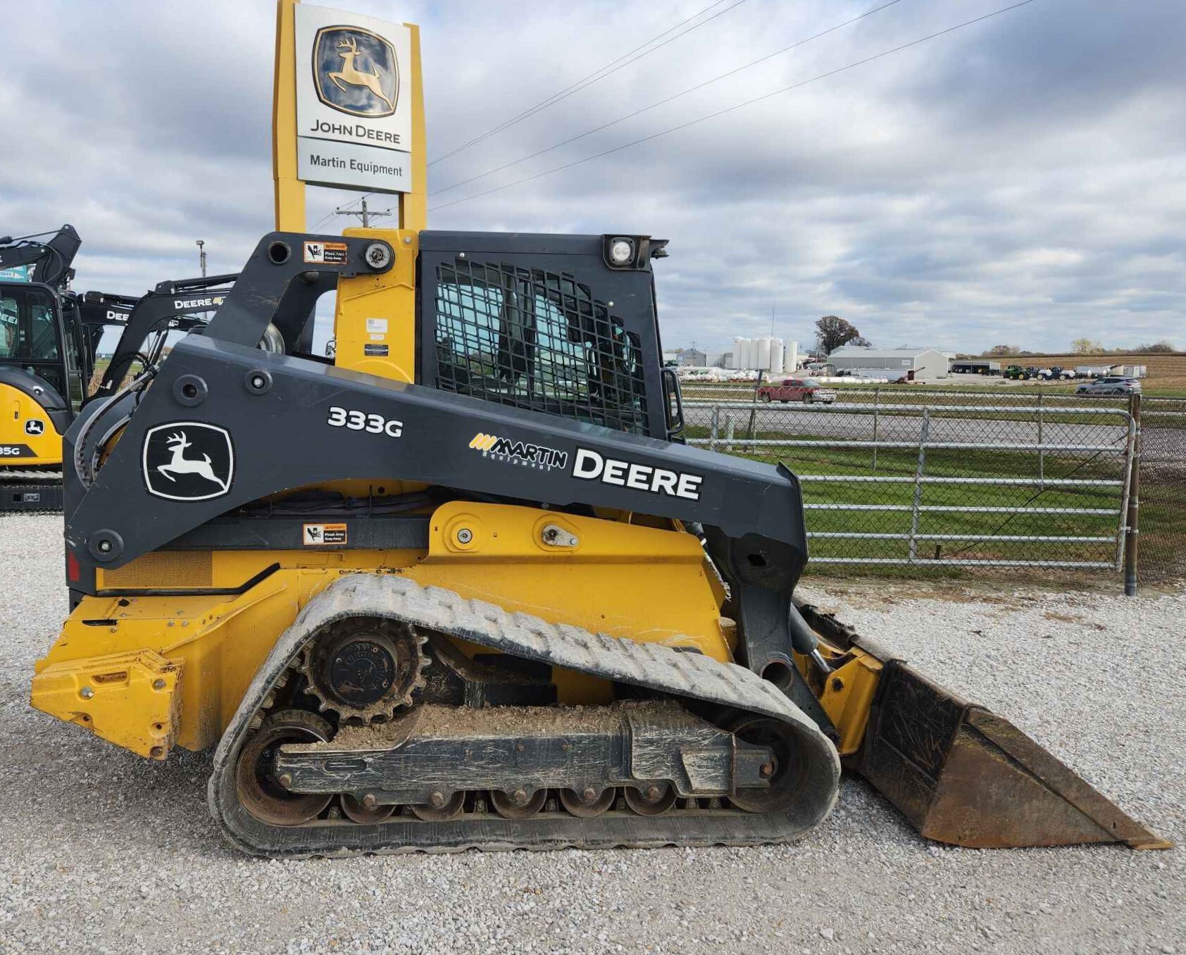 2020 John Deere 333G Image 2
