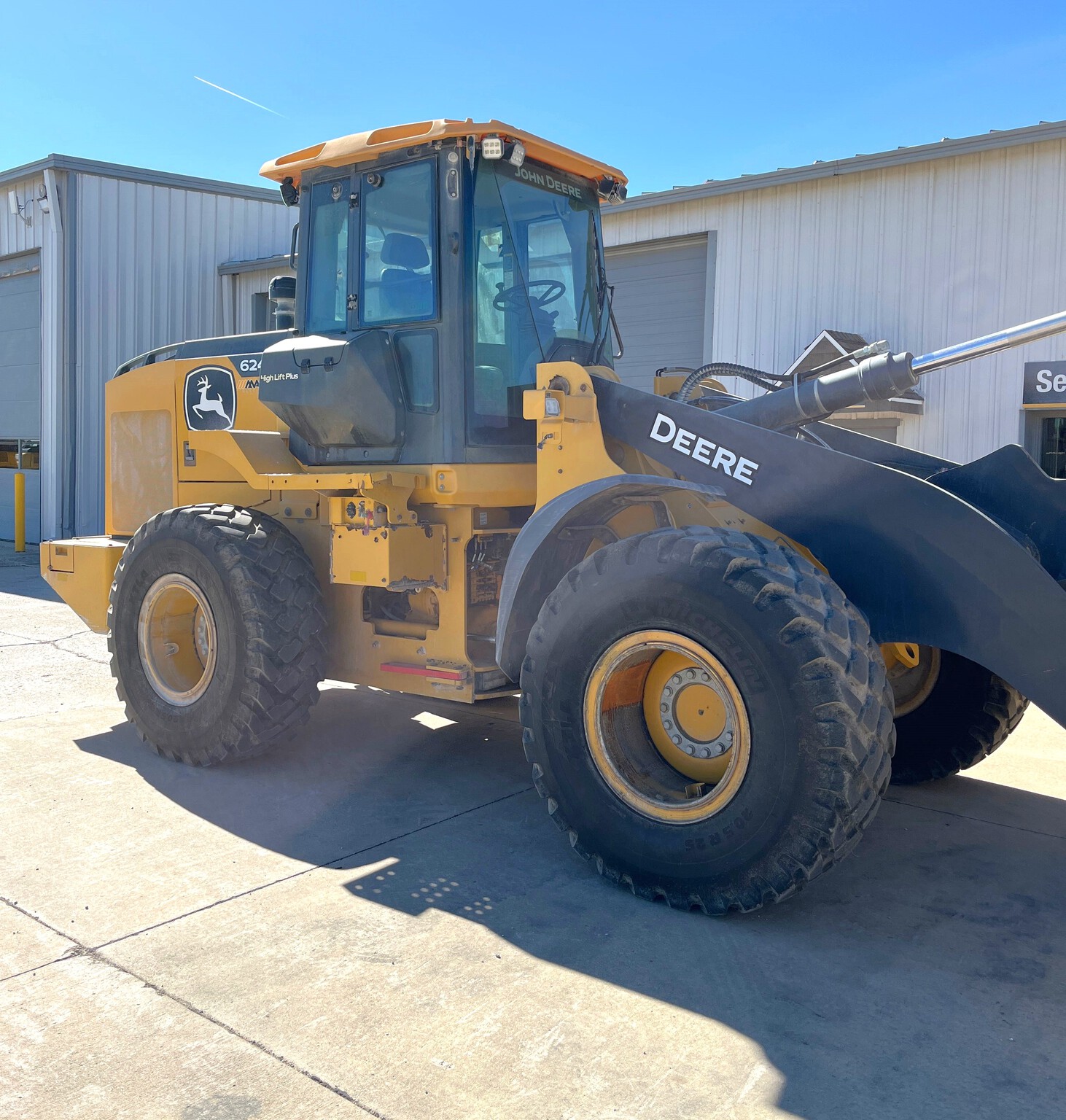 2021 John Deere 624L Image 5