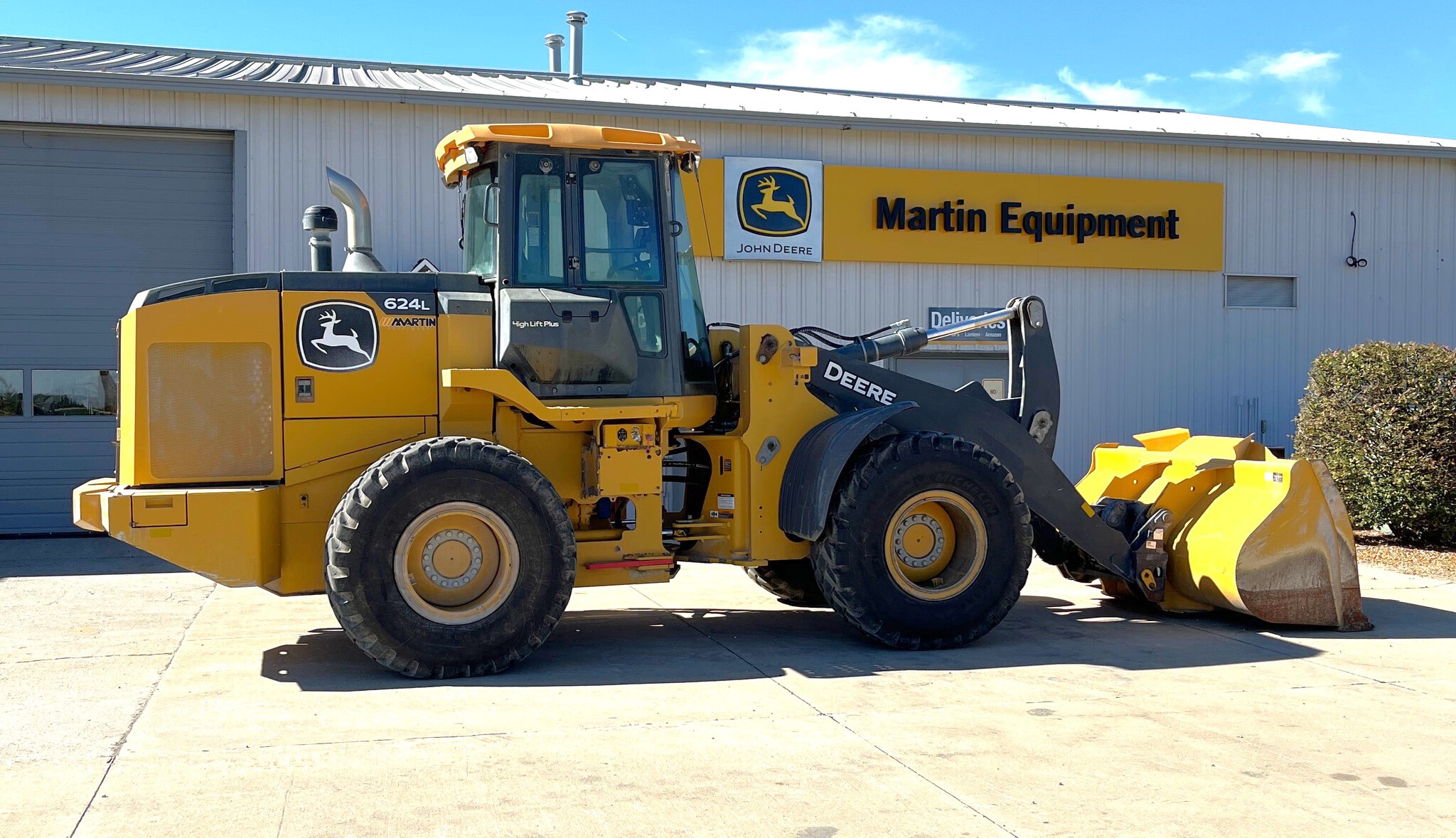 2021 John Deere 624L Image 2