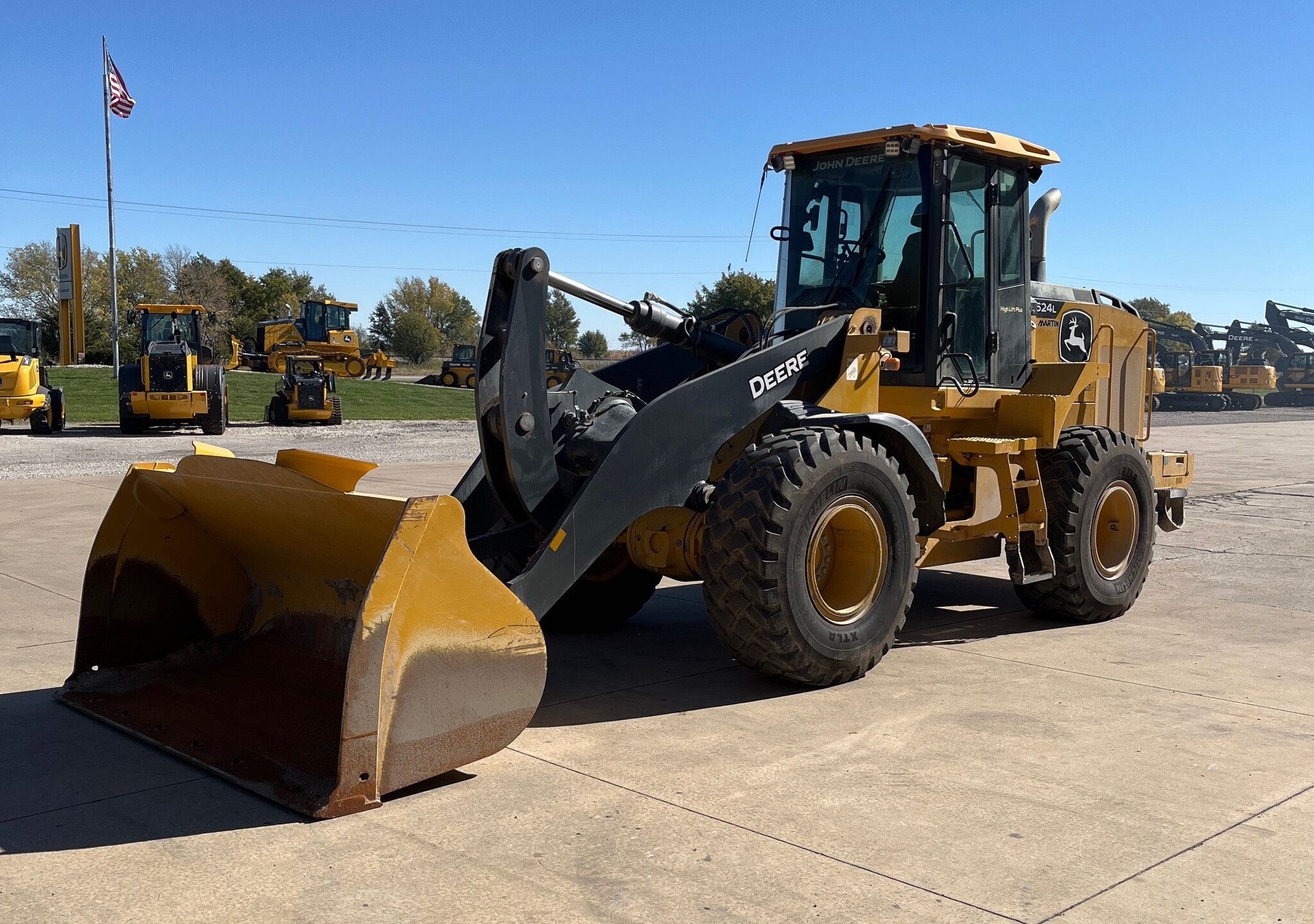2021 John Deere 624L Image 1