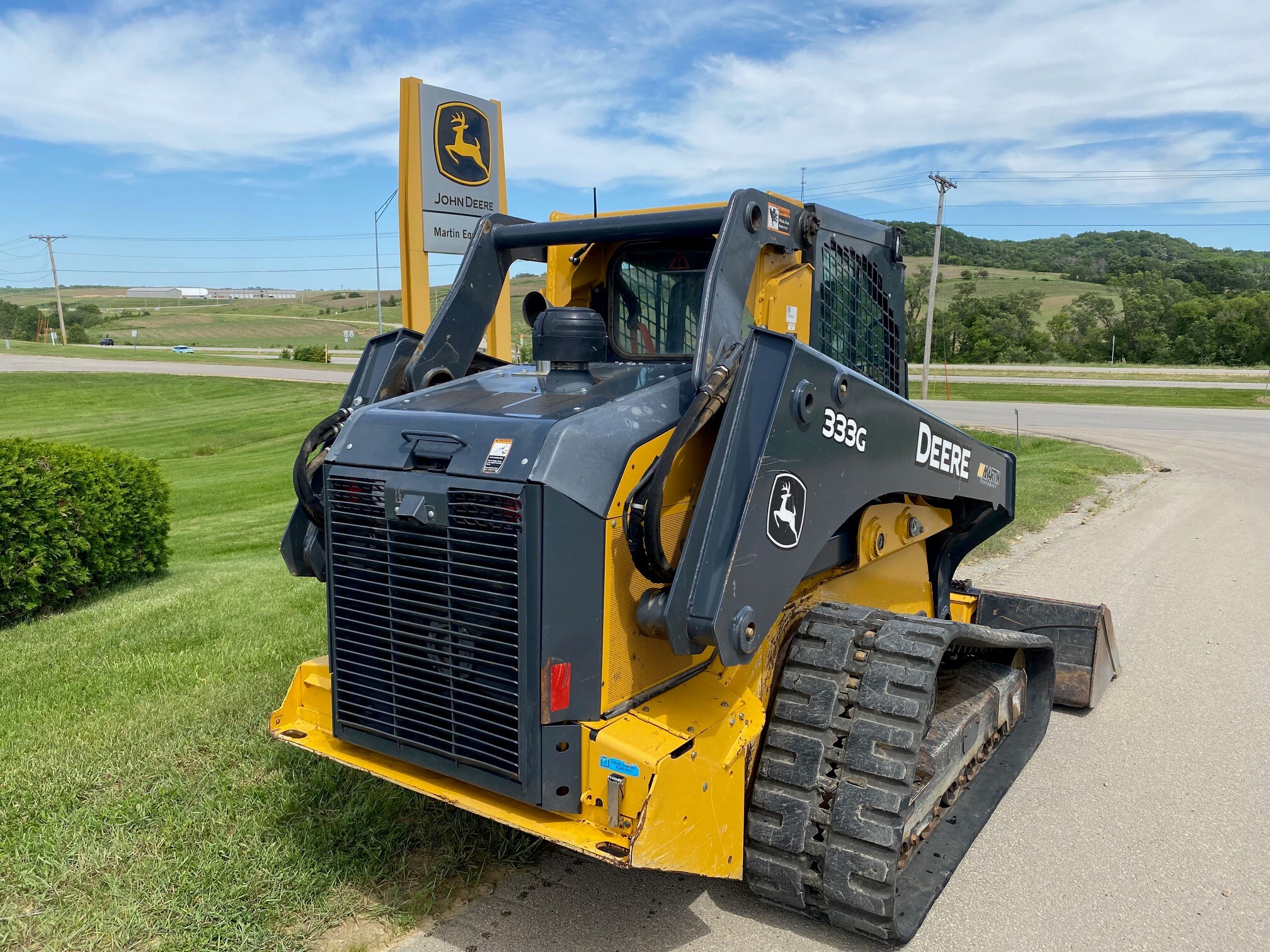 2019 John Deere 333G Image 3