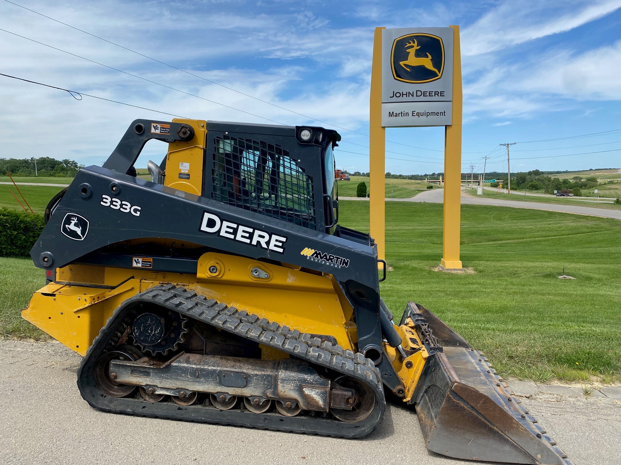 2019 John Deere 333G Image 1