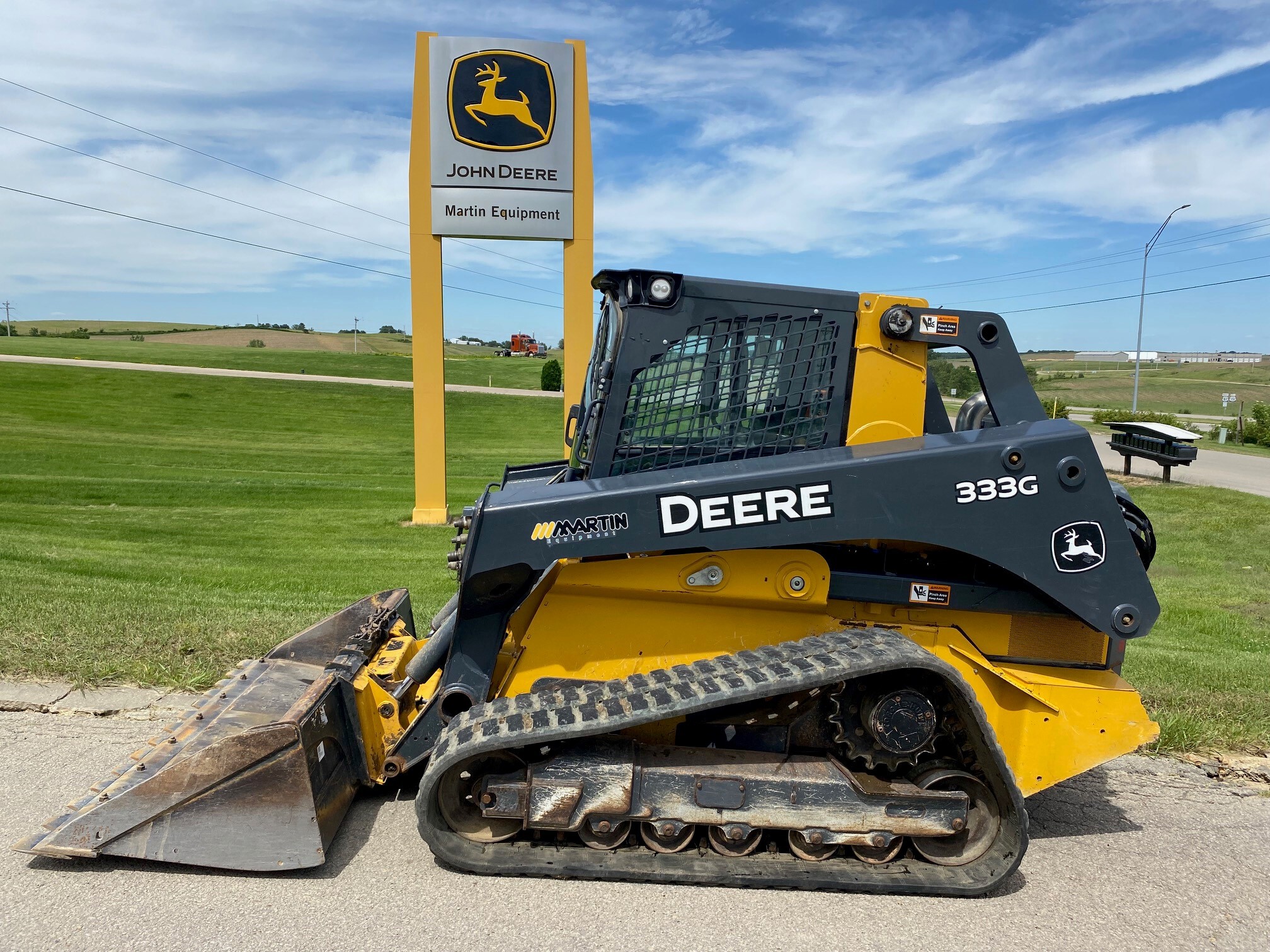 2019 John Deere 333G Image 5