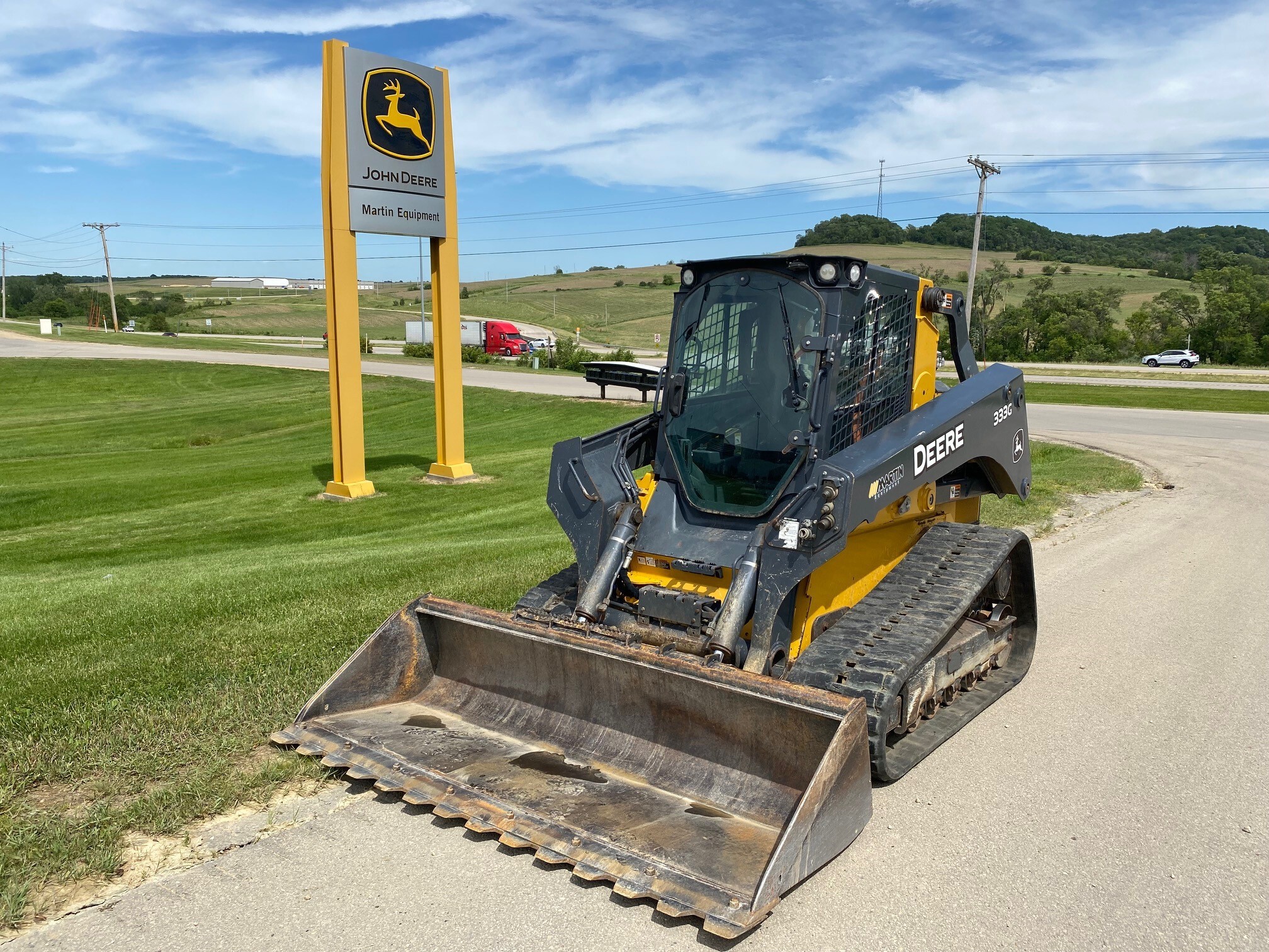 2019 John Deere 333G Image 6