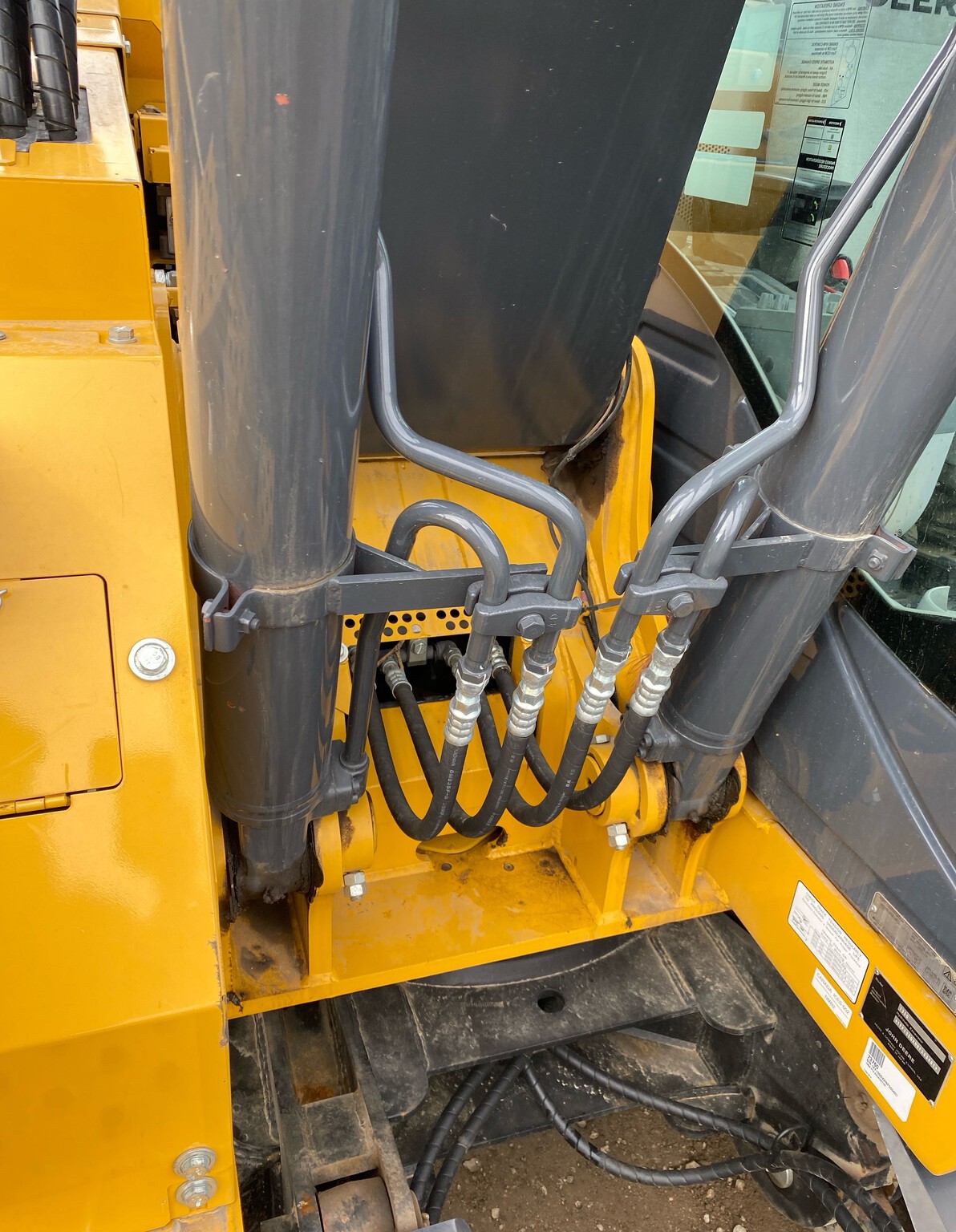 2022 John Deere 135G Image 8