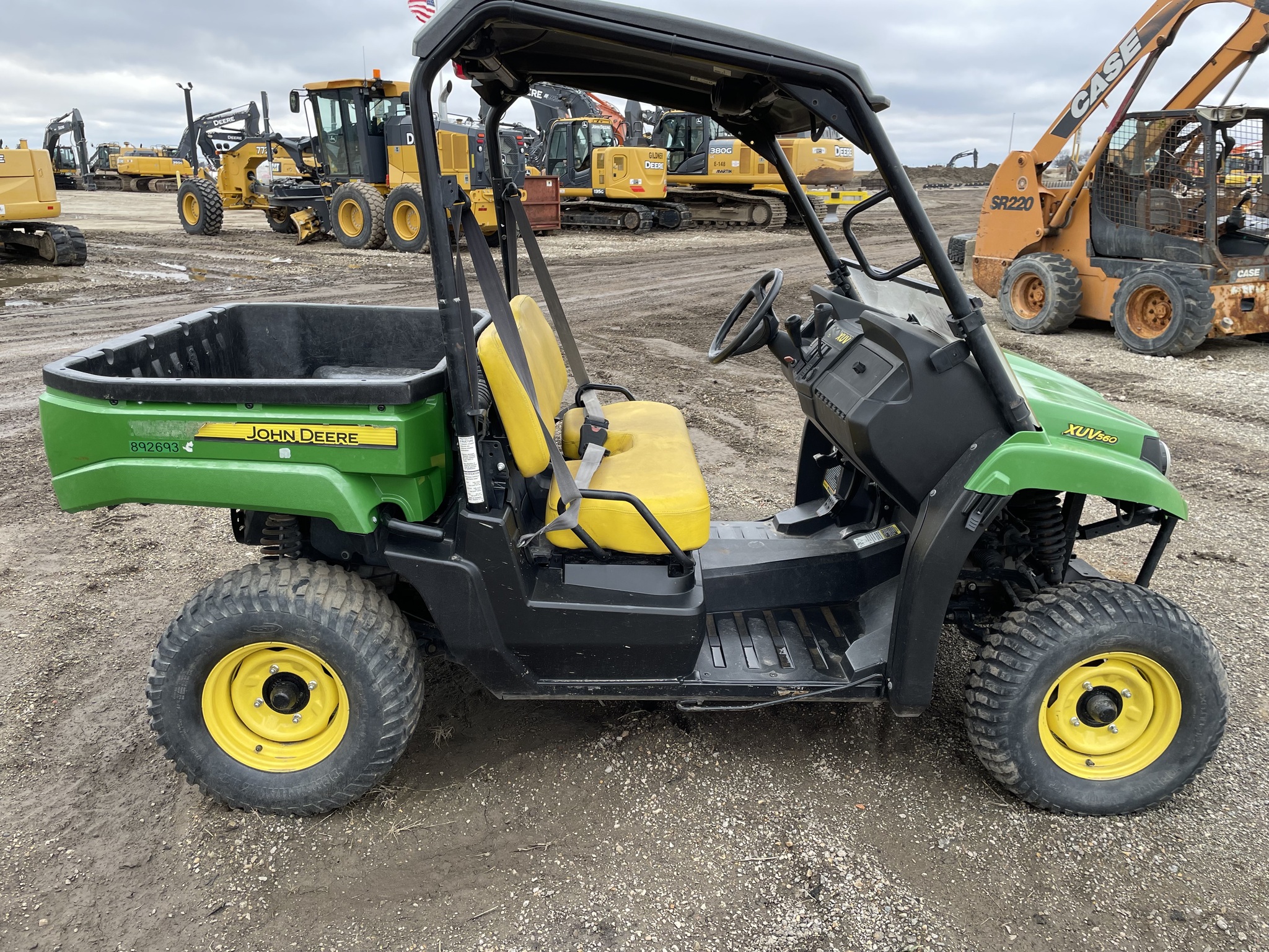 2016 John Deere XUV 560 Image 1
